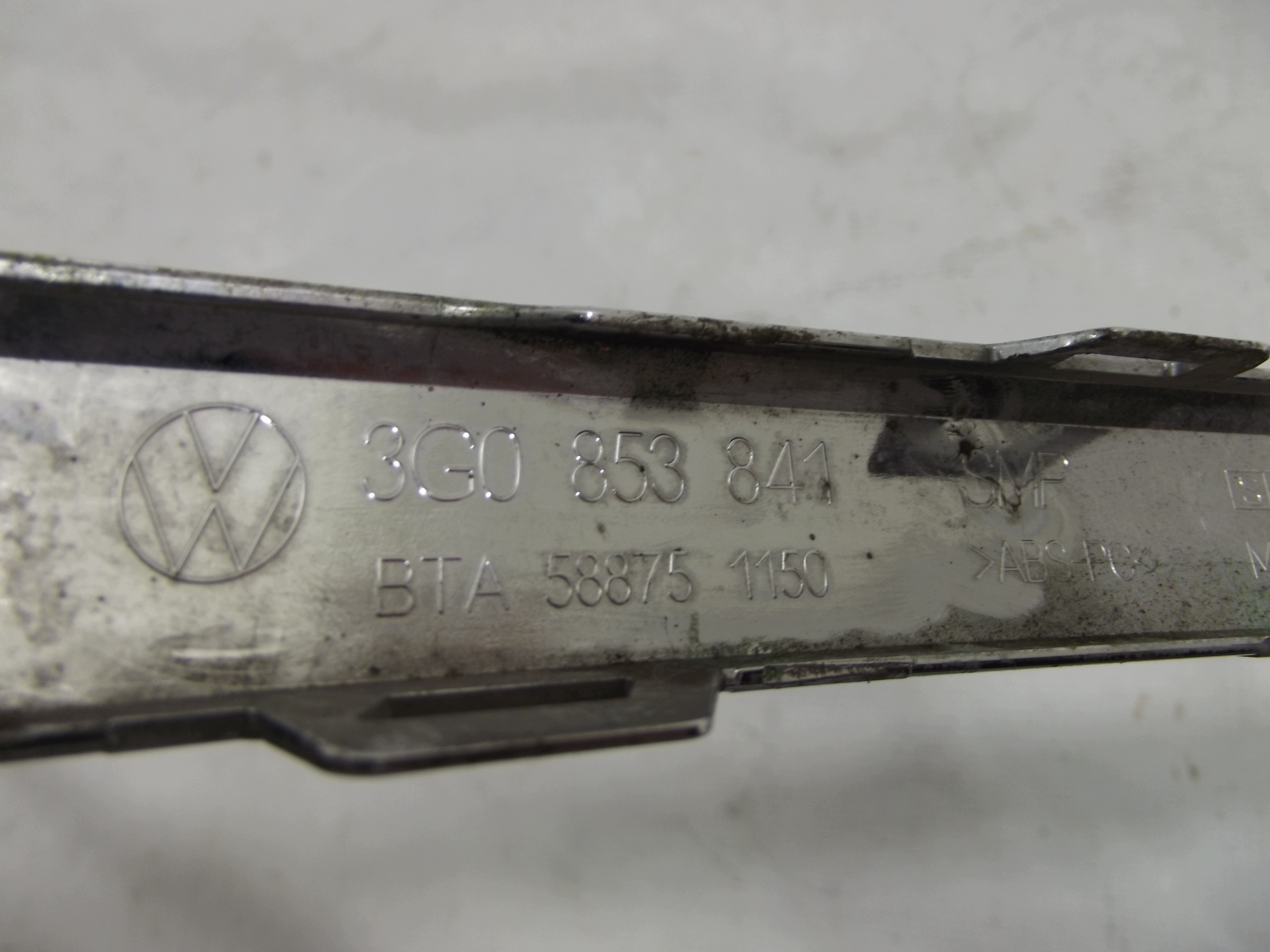 VW Passat B8 lišta nárazníku levý záď 3G0853841