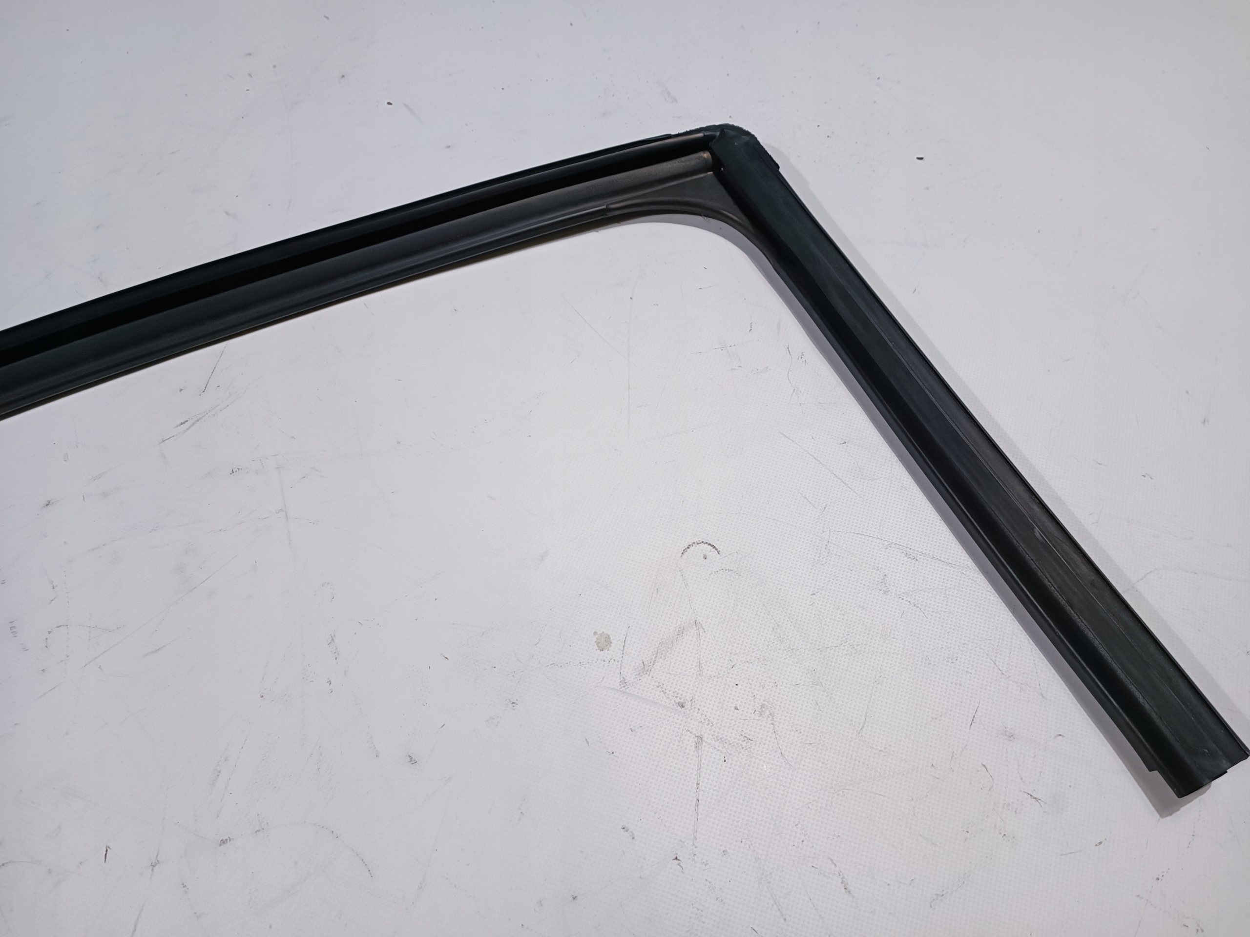 window door right rear part gasket Ford Flex
