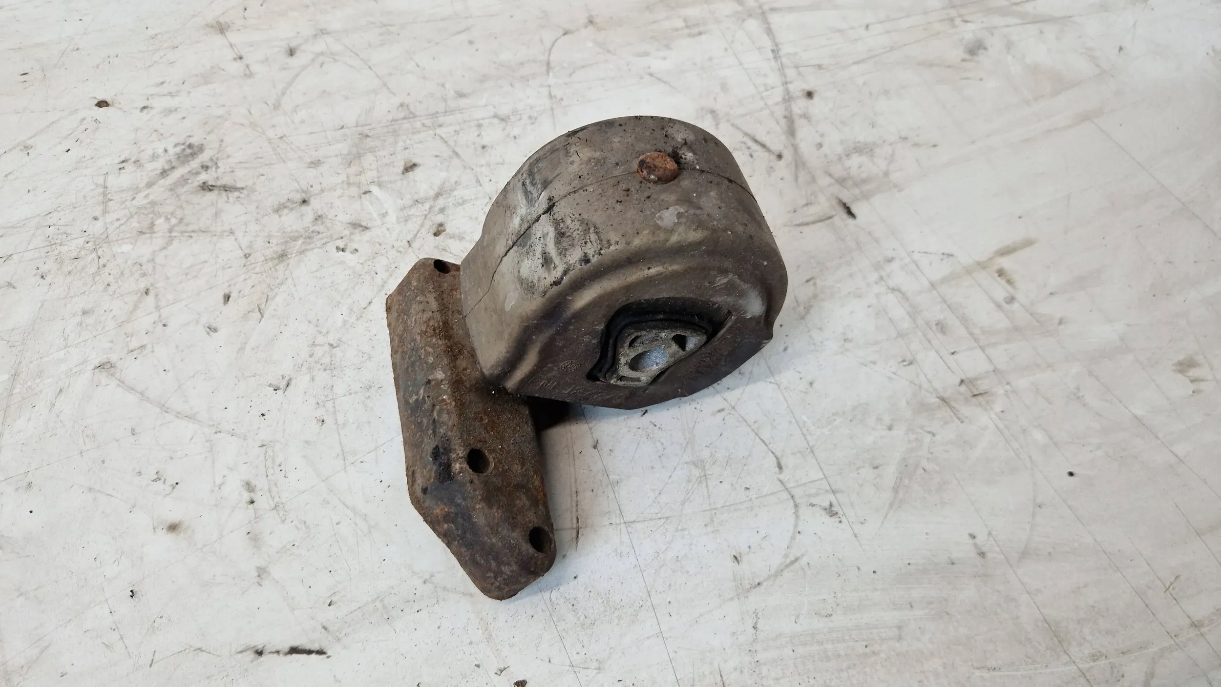 PODUSZKA ŁAPA MOCOWANIE SKRZYNI BIEGÓW Saab 9-3 93 II XWD 12777974