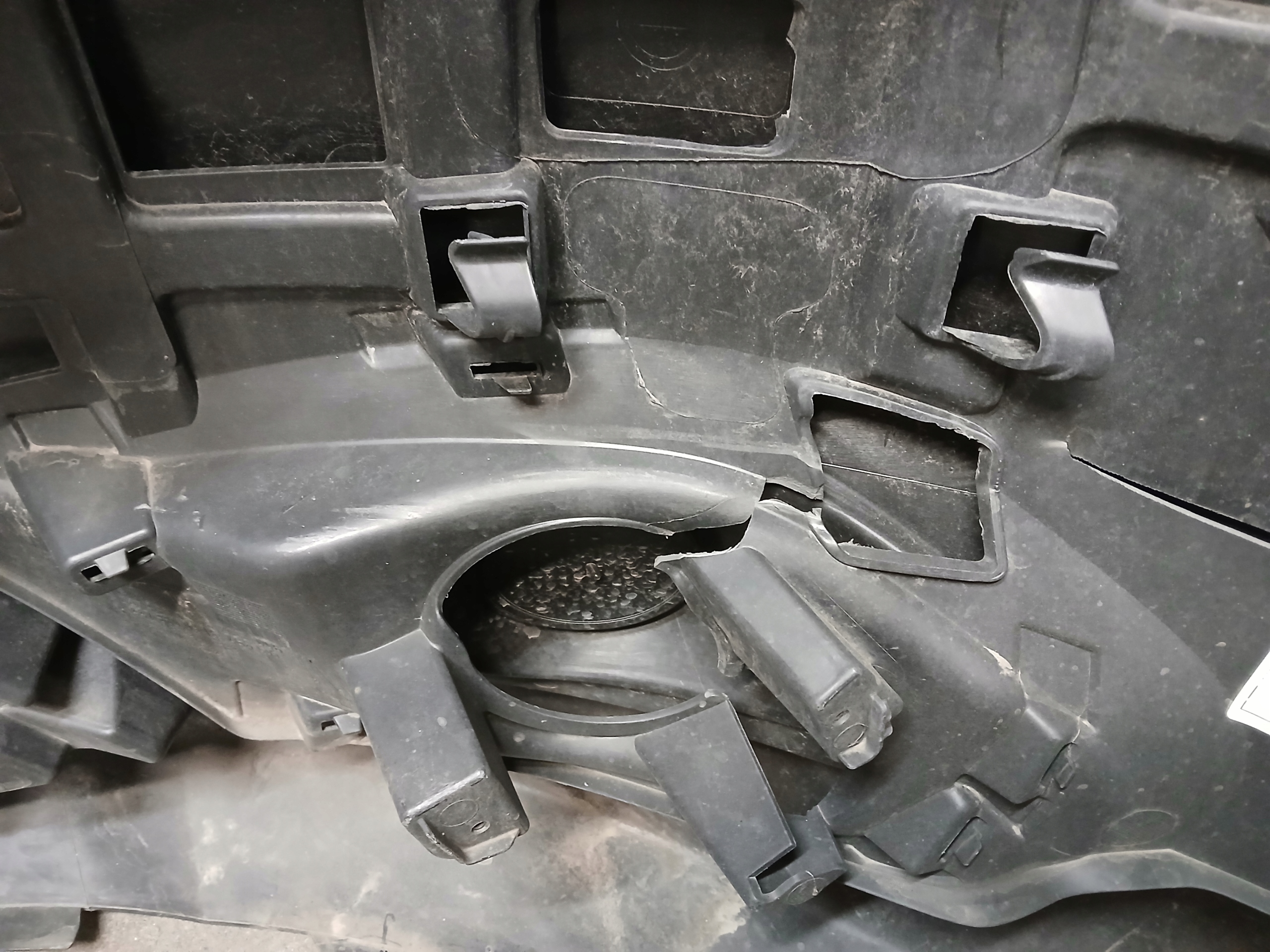 nárazník předek MERCEDES VITO W447