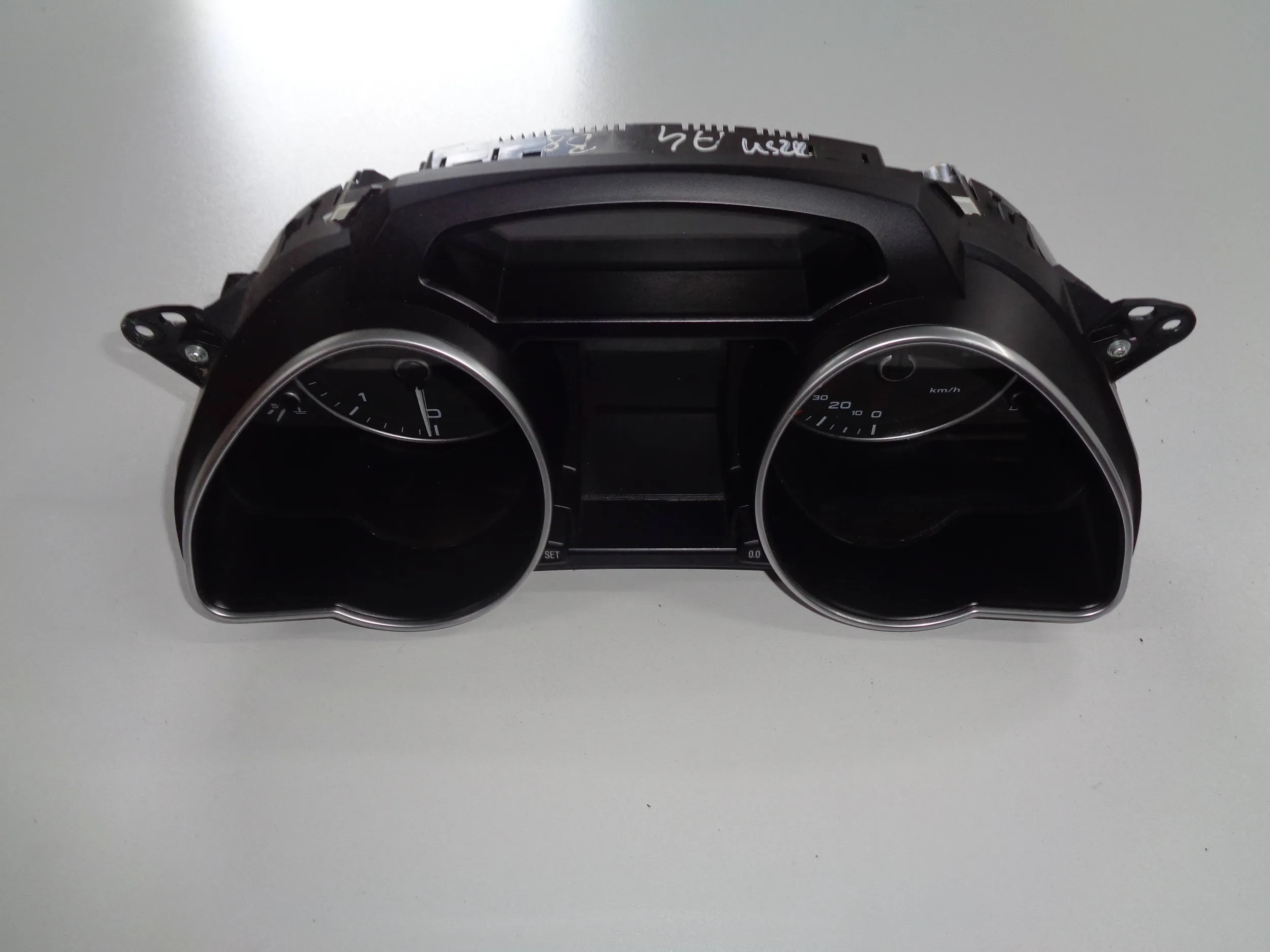 AUDI A4 B8 dials ZEGRY 3.0 TDI CCW damaged