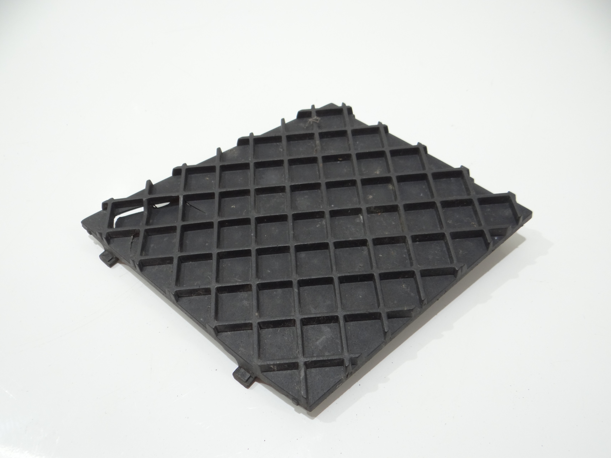 grid of a bumper left BMW E60 M PAKIET 7897185