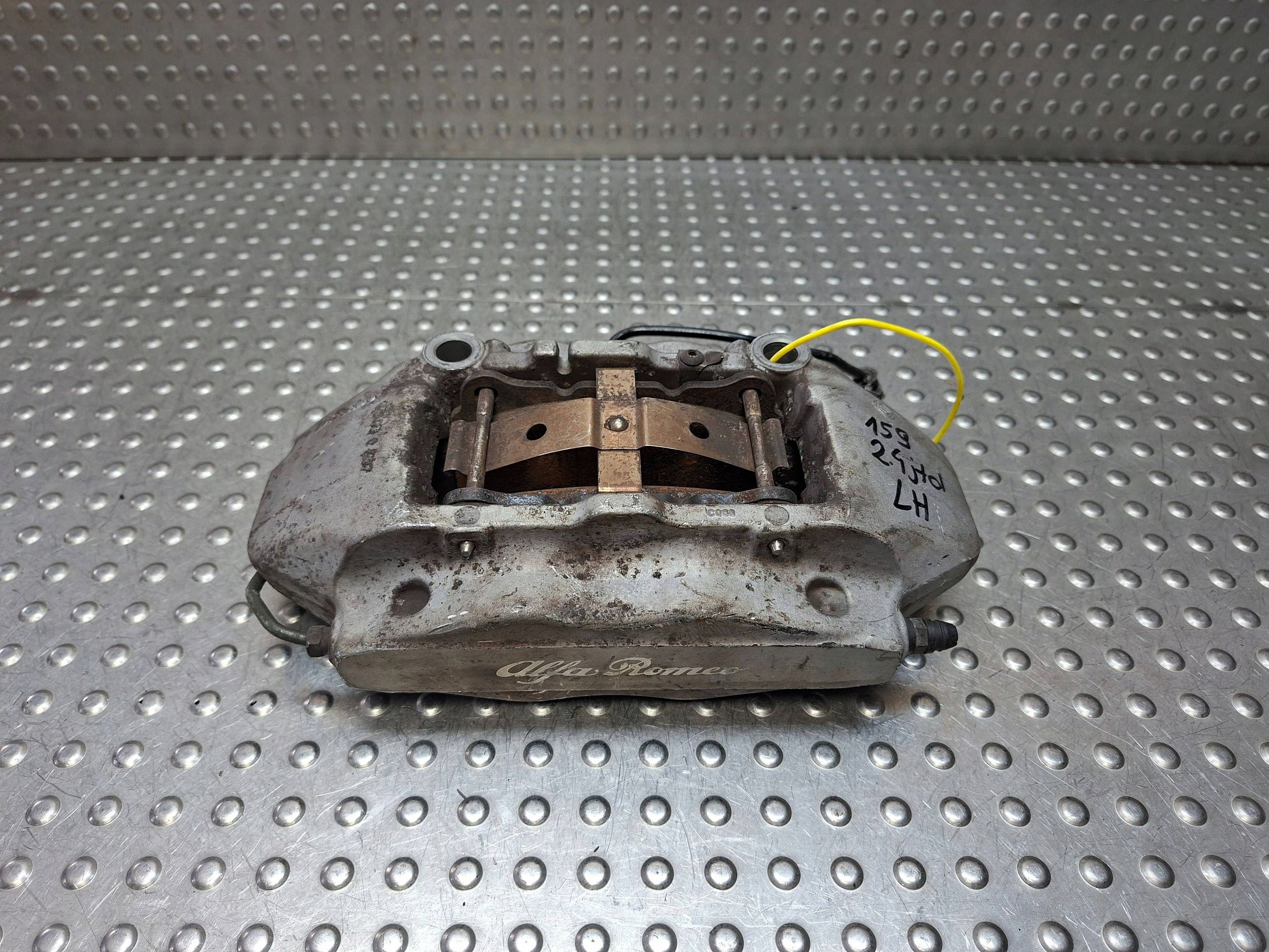 třmen brzdový BREMBO předek levý ALFA ROMEO 159 BRERA 06- 2.4 JTD