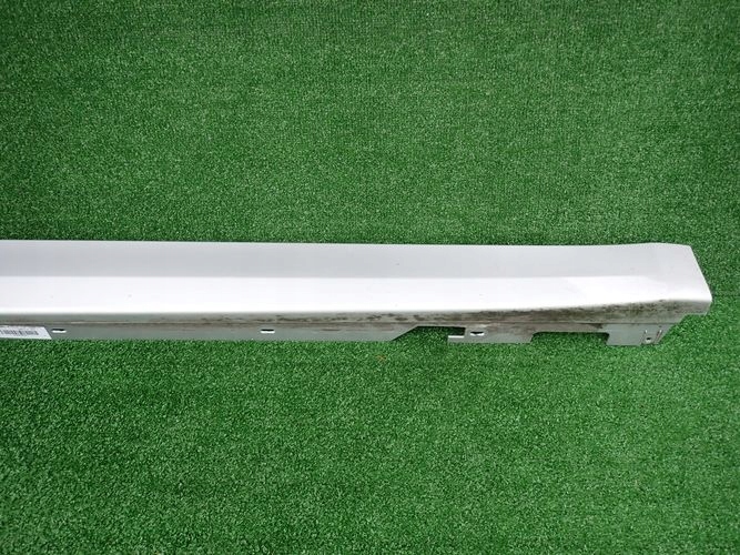 BMW G30 G31 5 17- moulding threshold right