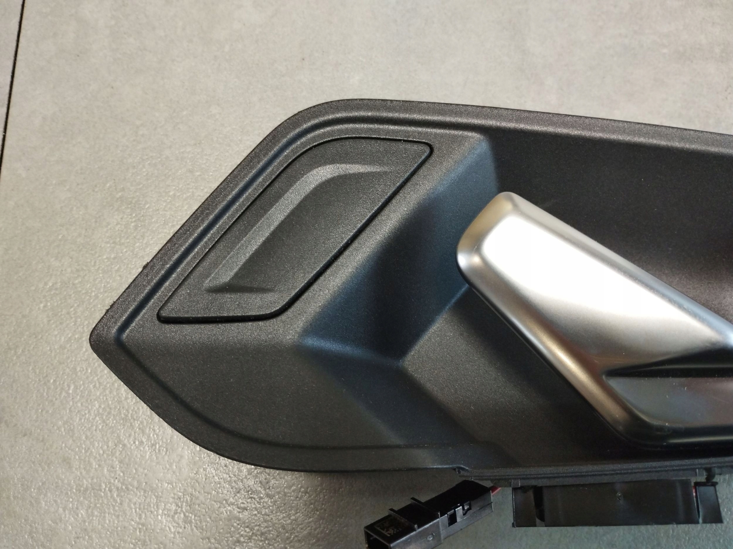 Audi Q3 F3 83A handle inner left rear 83A837019F