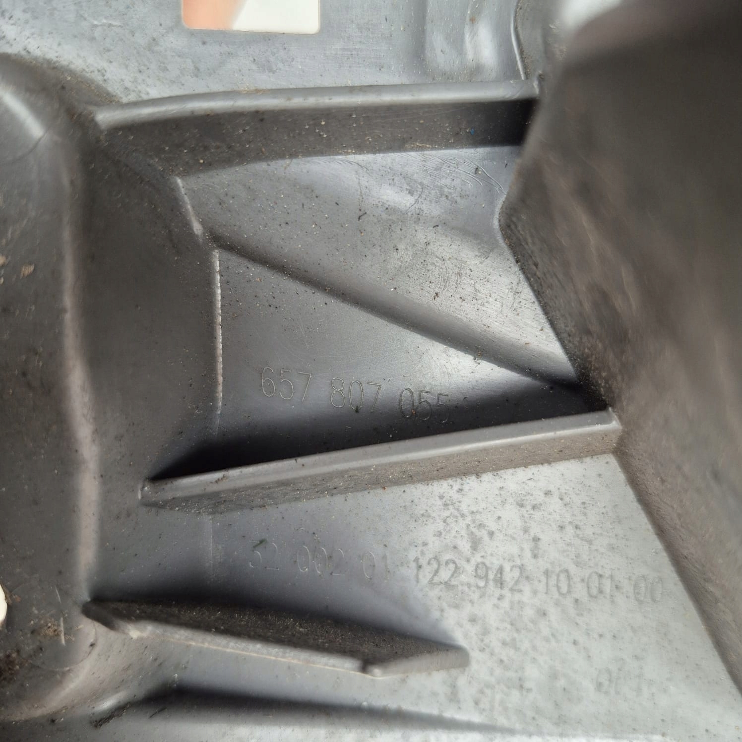 SKODA SCALA support holder of the washer left front front