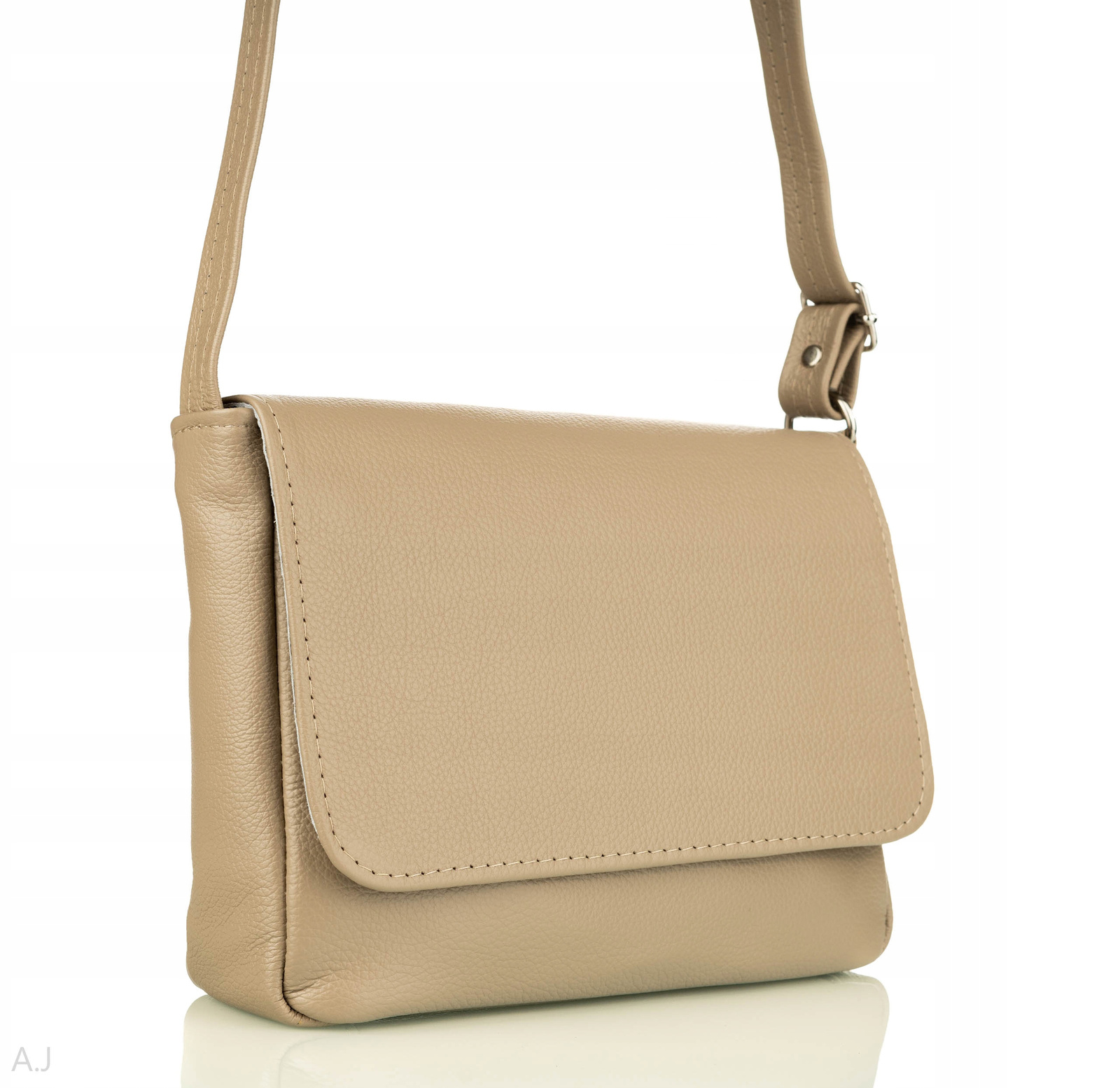 Kabelka z přírodní kůže, klasická kabelka přes rameno s polskou crossbody klopou