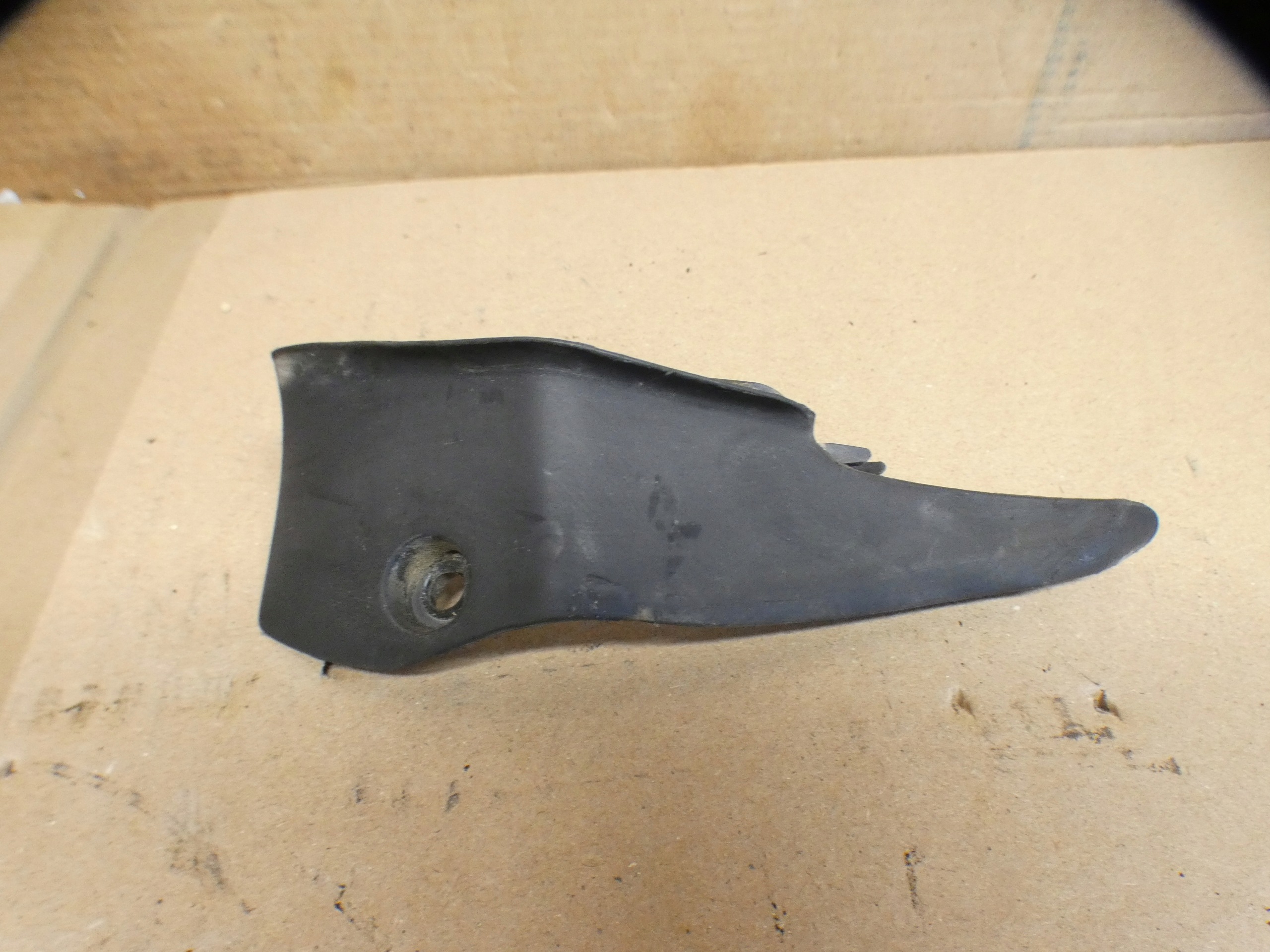 corner cover under the window left DS7 CROSSBACK 9817550477