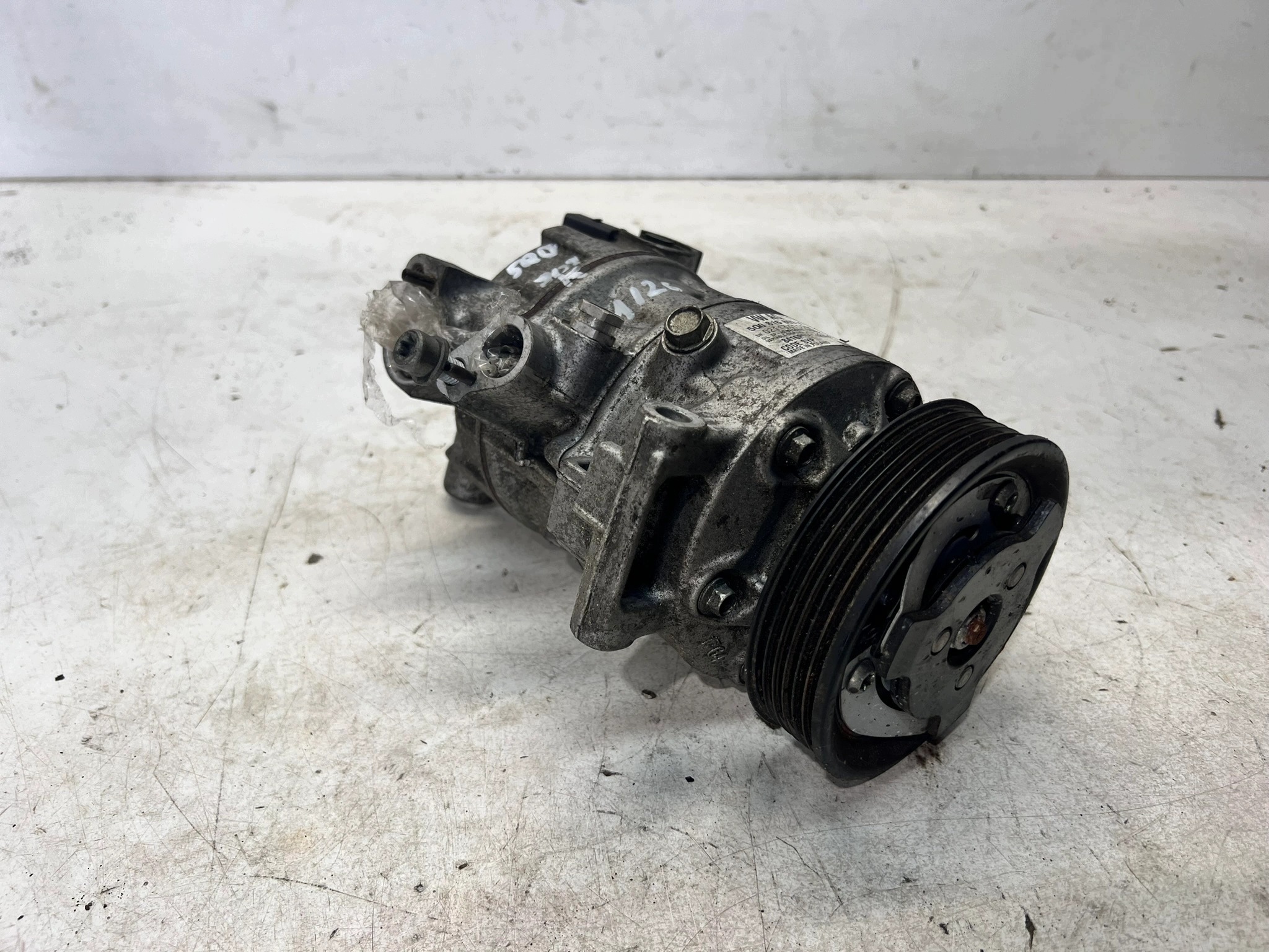 compressor compressor; of the air conditioning AUDI A3 8V 5Q0816803K 1/26