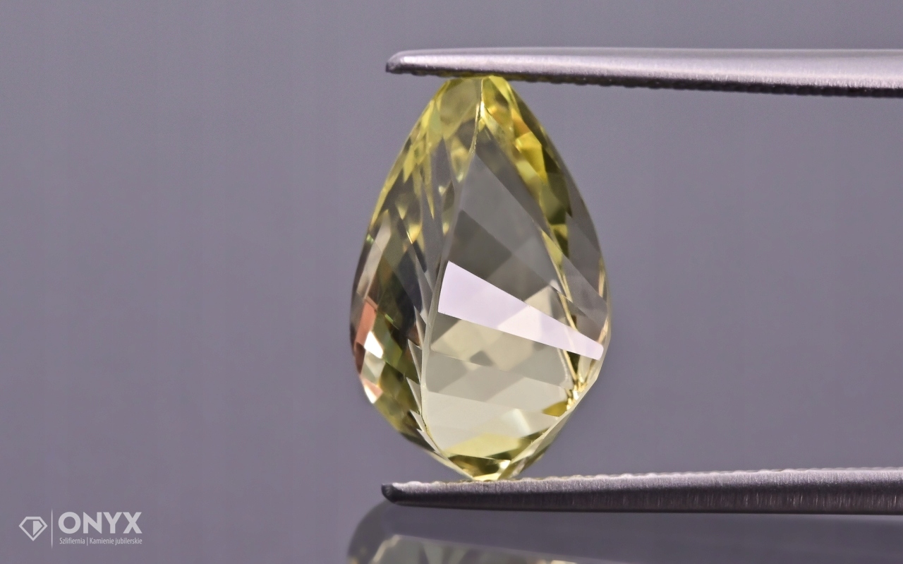 Křemen lemon fazetovaný nepravidelný 14x7,5 mm