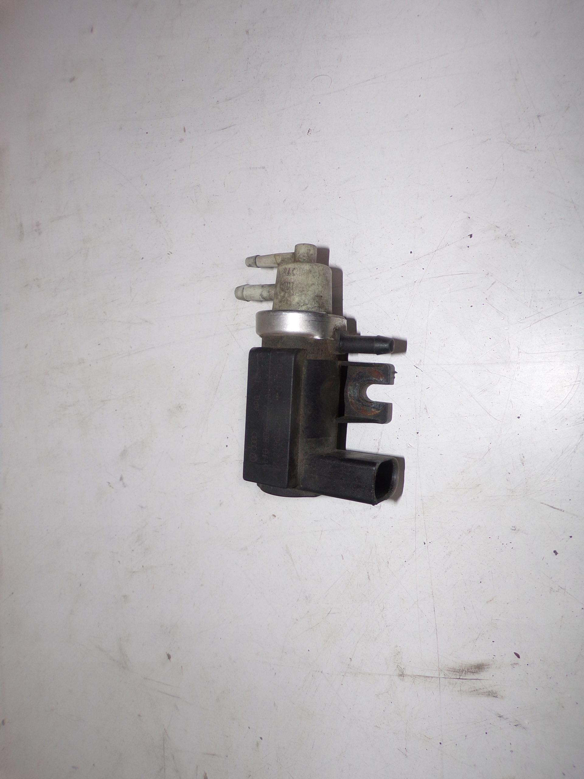 ZAWÓR PODCIŚNIENIA VW 1J0906627A