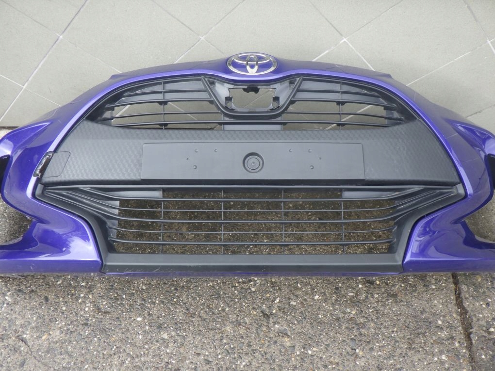 TOYOTA YARIS 4 IV P21 2020- front bumper
