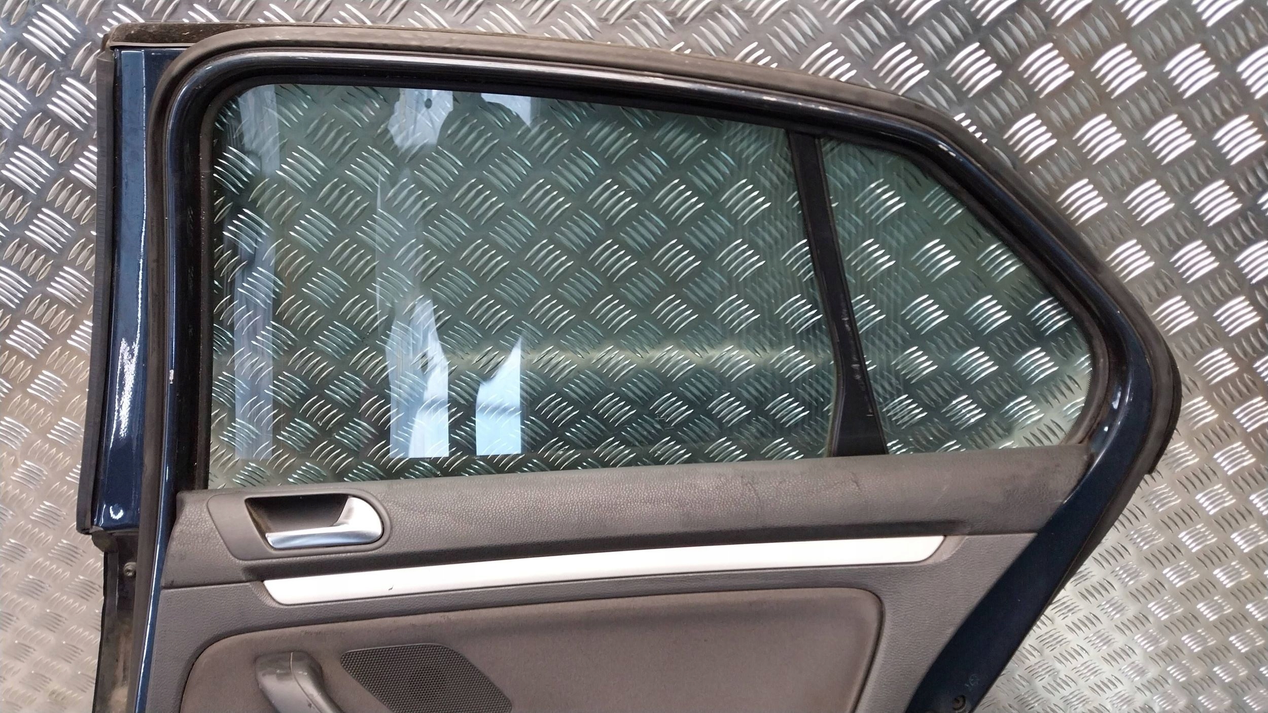 Portière Arrière Droit VW JETTA V 05