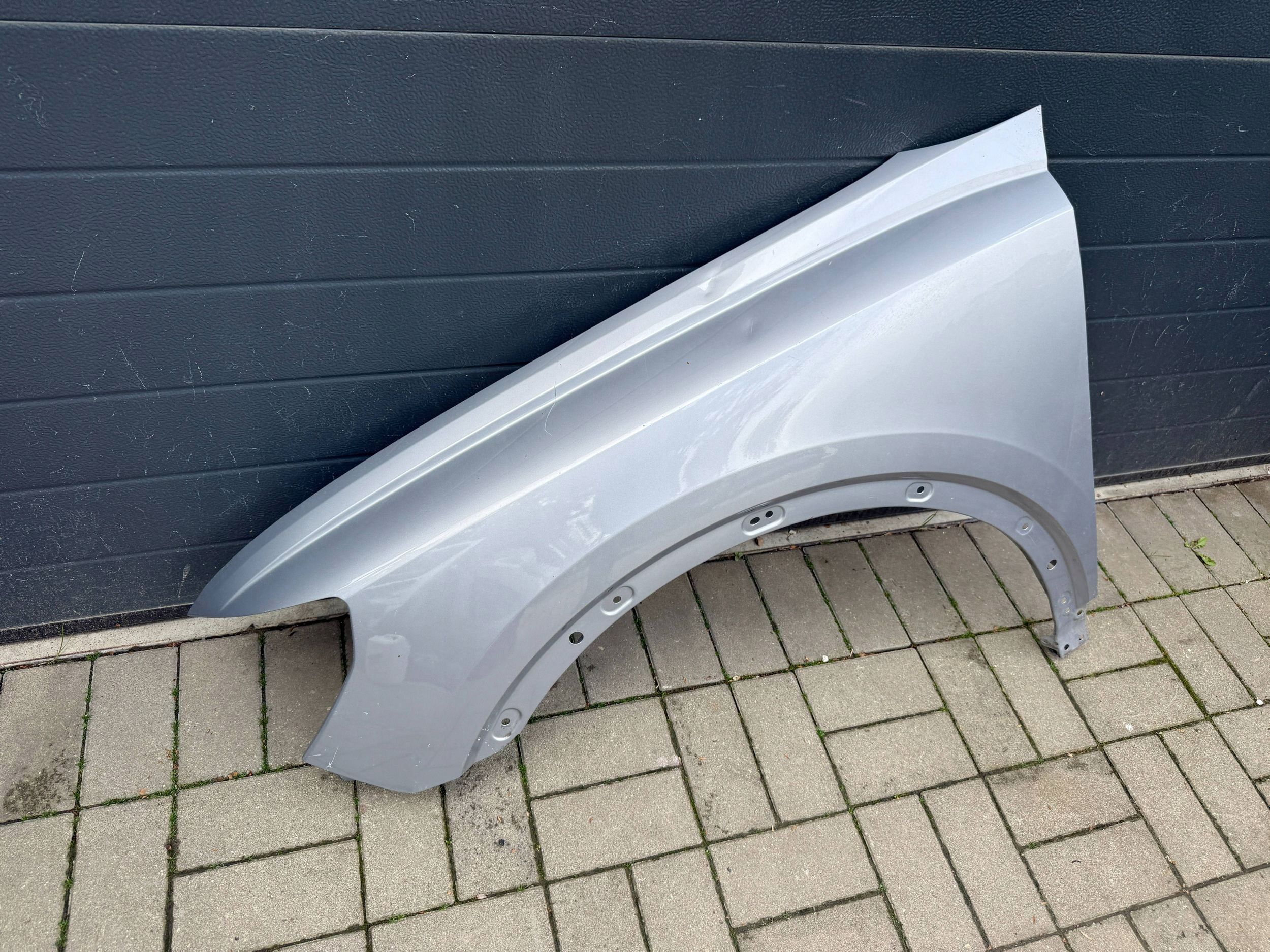 Audi Q3 83A blatník levý předek přední