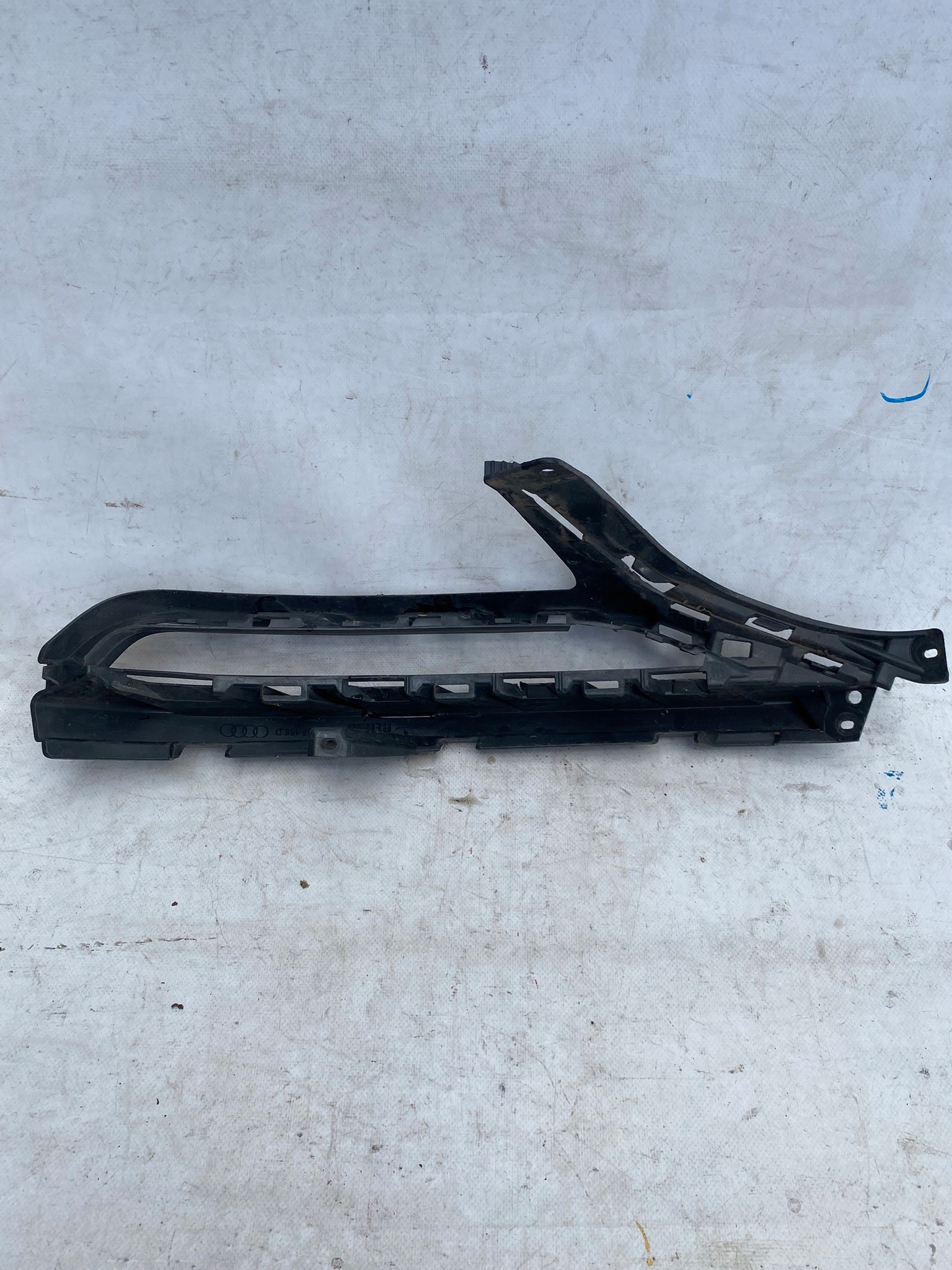 AUDI Q7 4M 15- grid air duct air line bumper front right 4M0807158D
