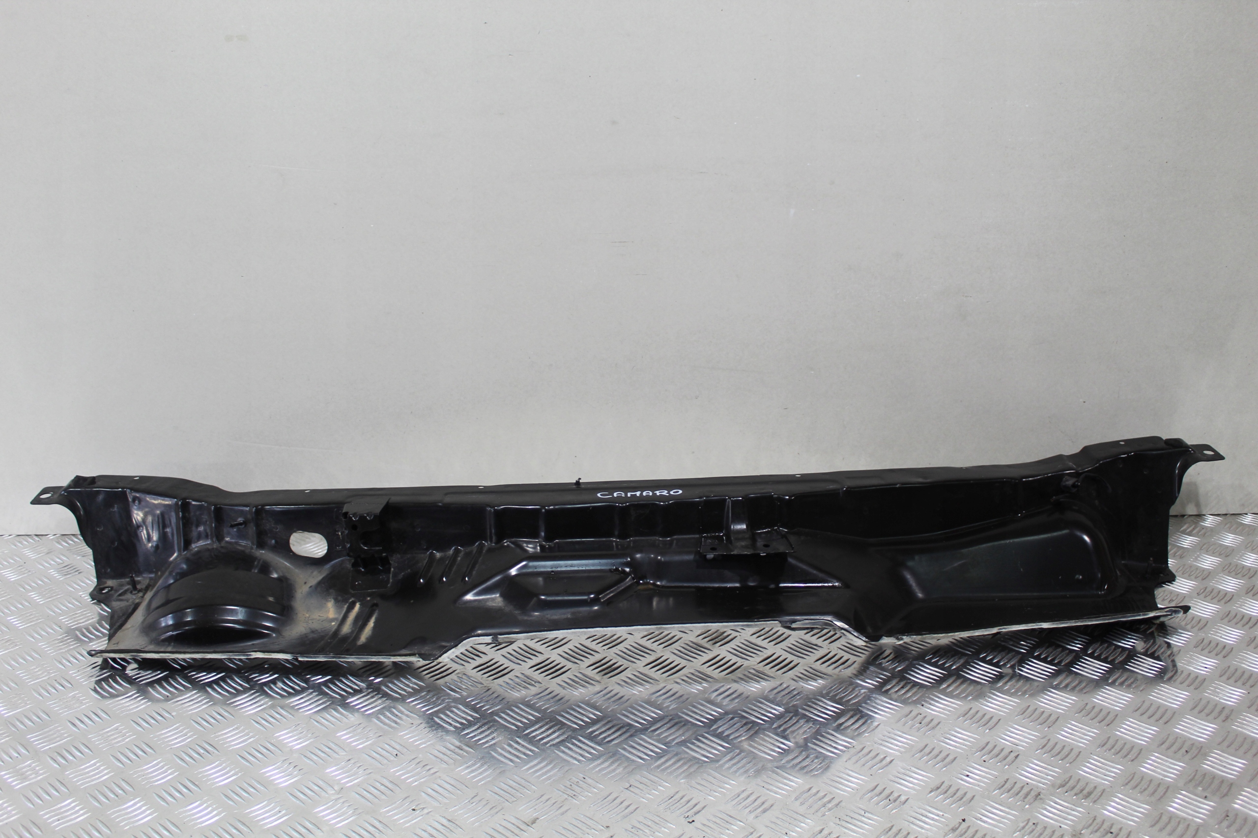 PODSZYBIE DOLNE METALOWE CHEVROLET CAMARO 6 VI