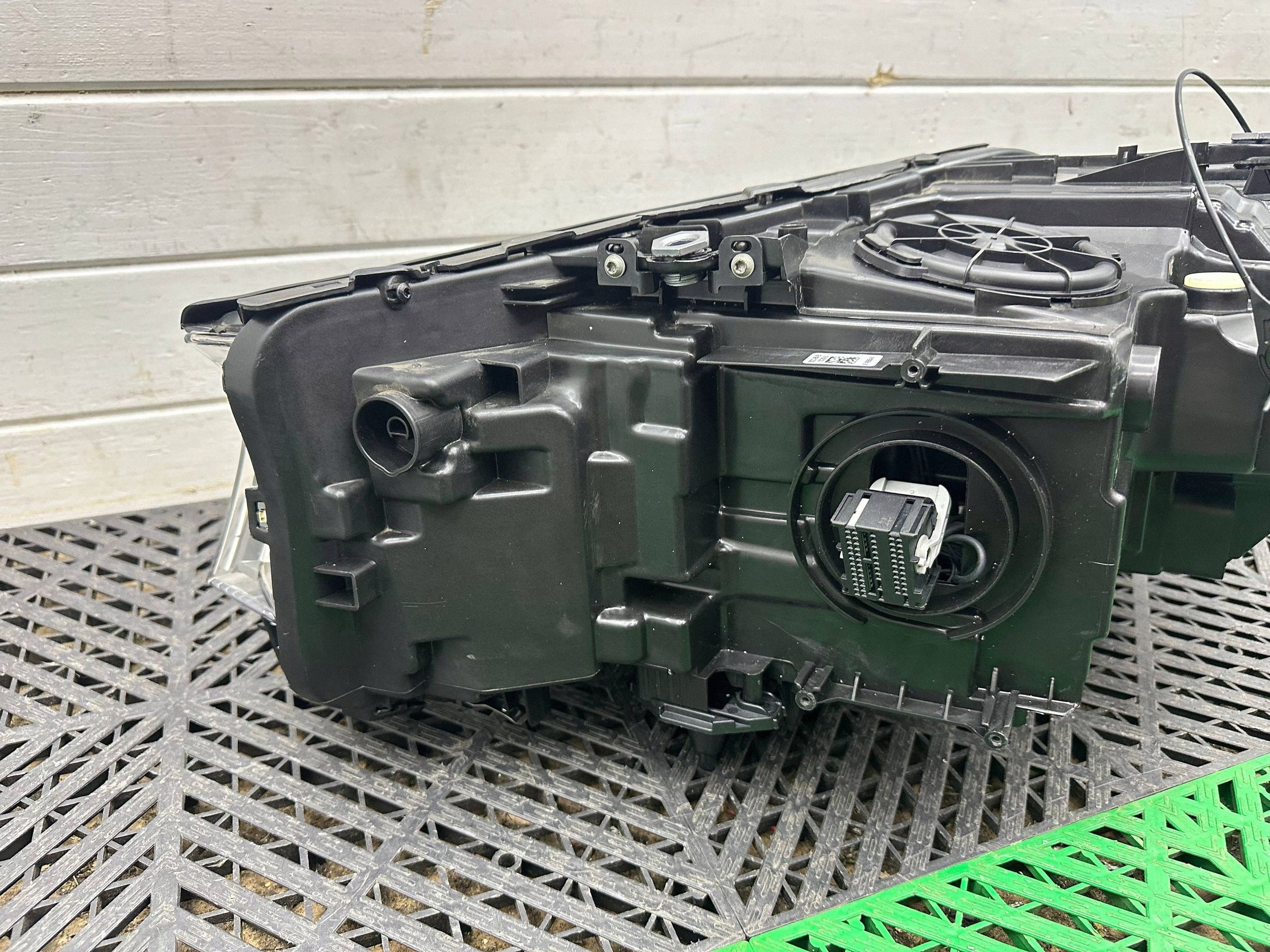 Reflektor front side right BMW 5 G30 G31 G38 7214962
