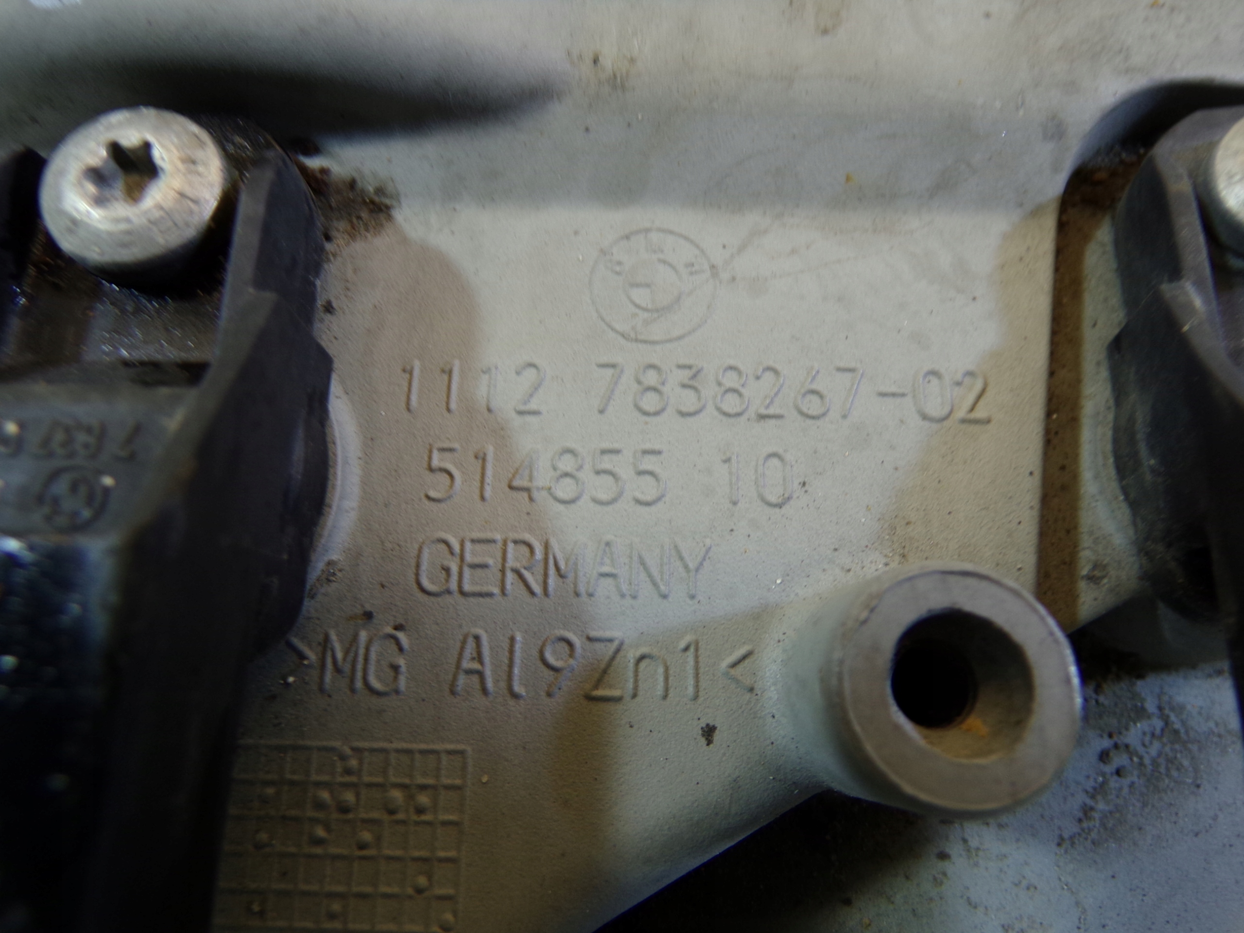 Abdeckung der Ventile BMW 4.0 1112 7838267-02 (1)