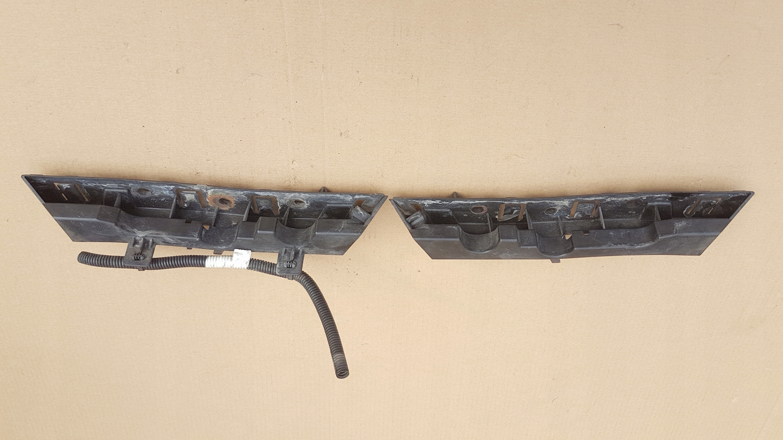 bumper bracket left front CITROEN C5 III X7 9681058980