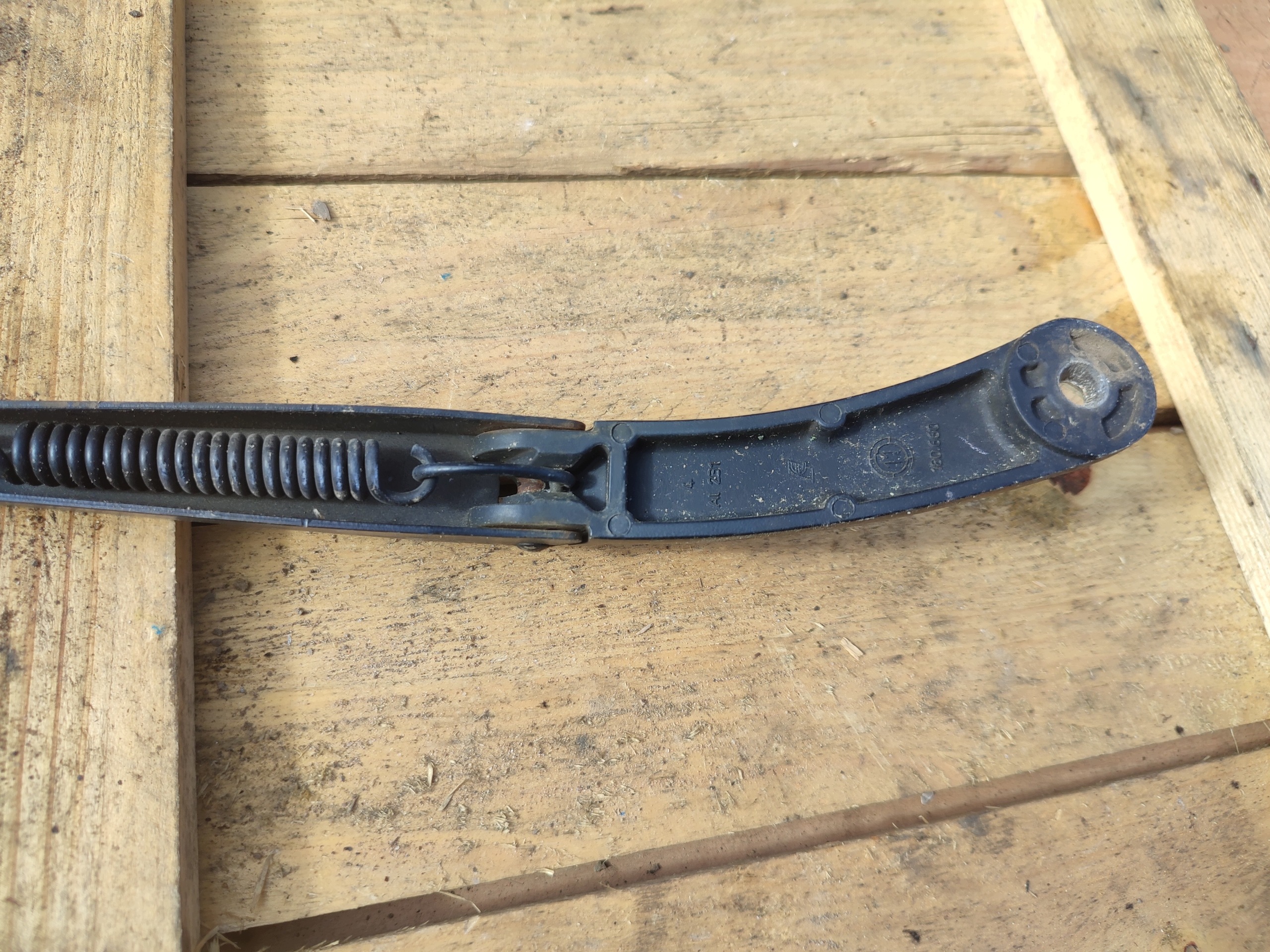 wiper arm front Volkswagen Transporter T5 180.660