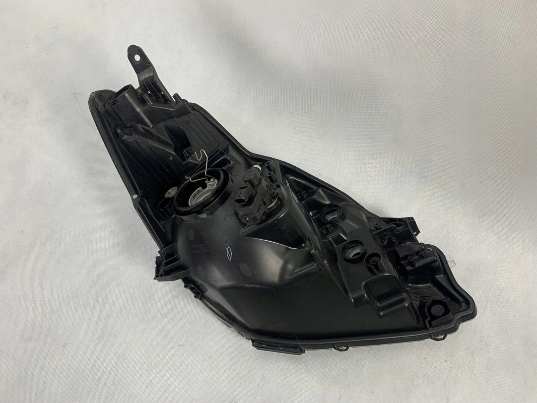 Toyota Yaris 3 III 14-17r Reflektor left light left