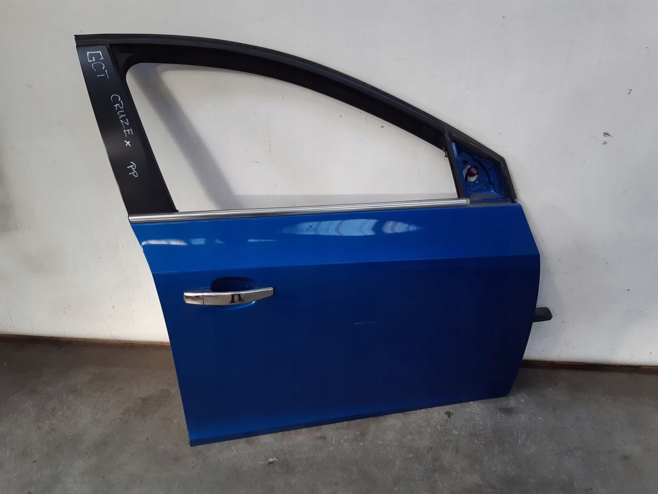 door front front right Chevrolet Cruze sedan GCT