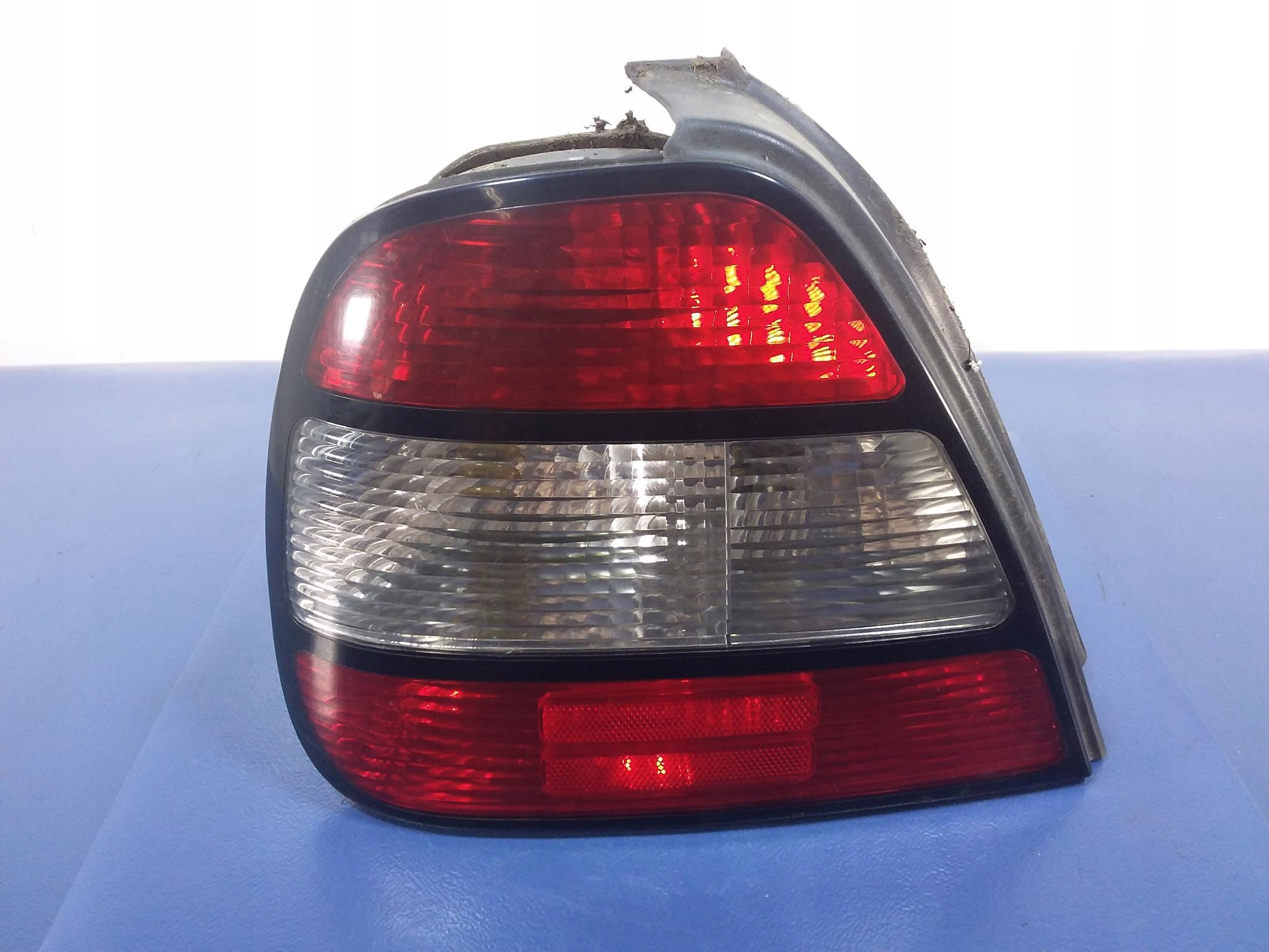 DAEWOO LEGANZA LAMPA TYŁ LEWA TYLNA