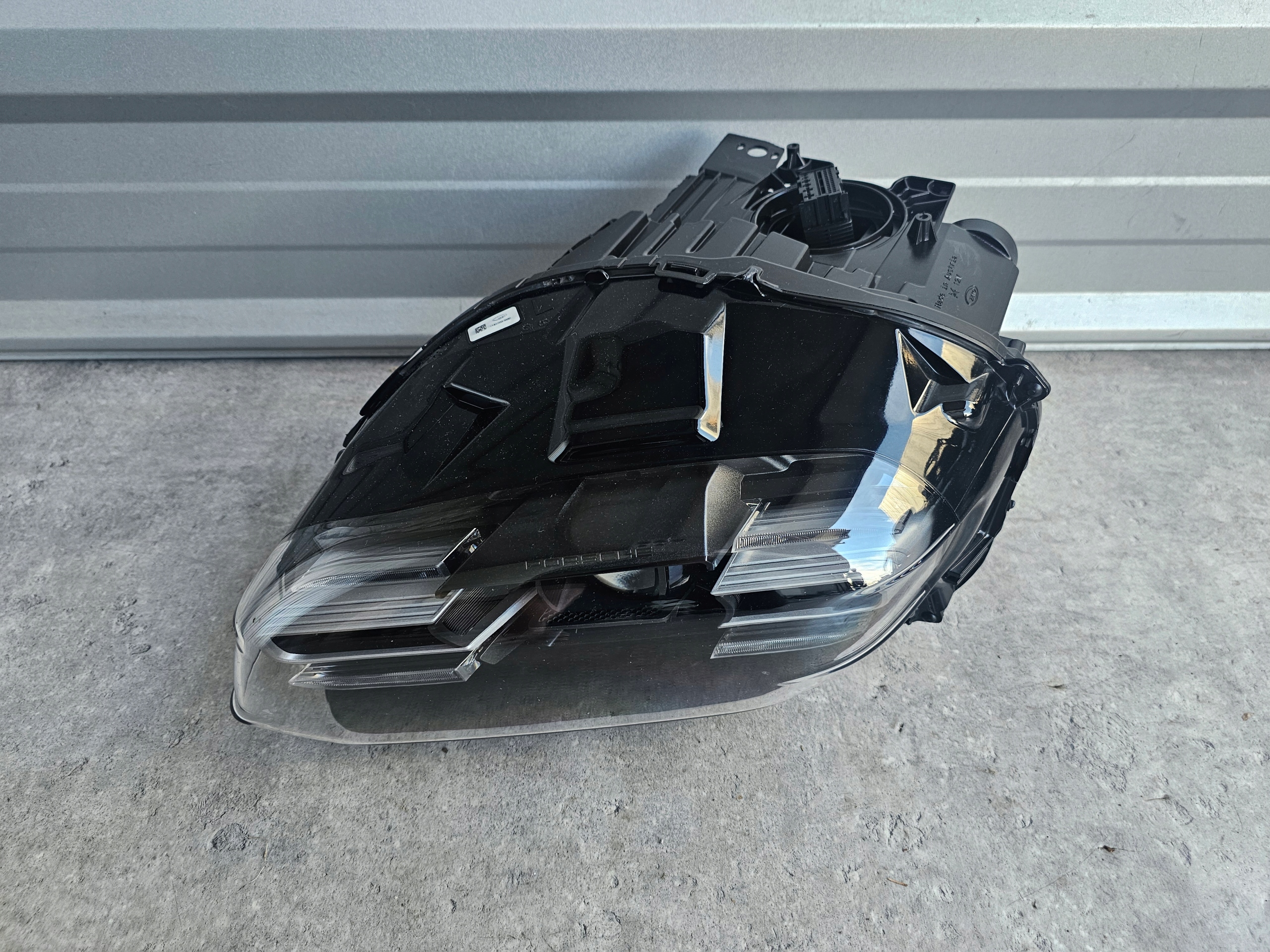 Porsche Taycan ПОВНИЙ КОМПЛЕКТ LED лівий idealnyj1941031h