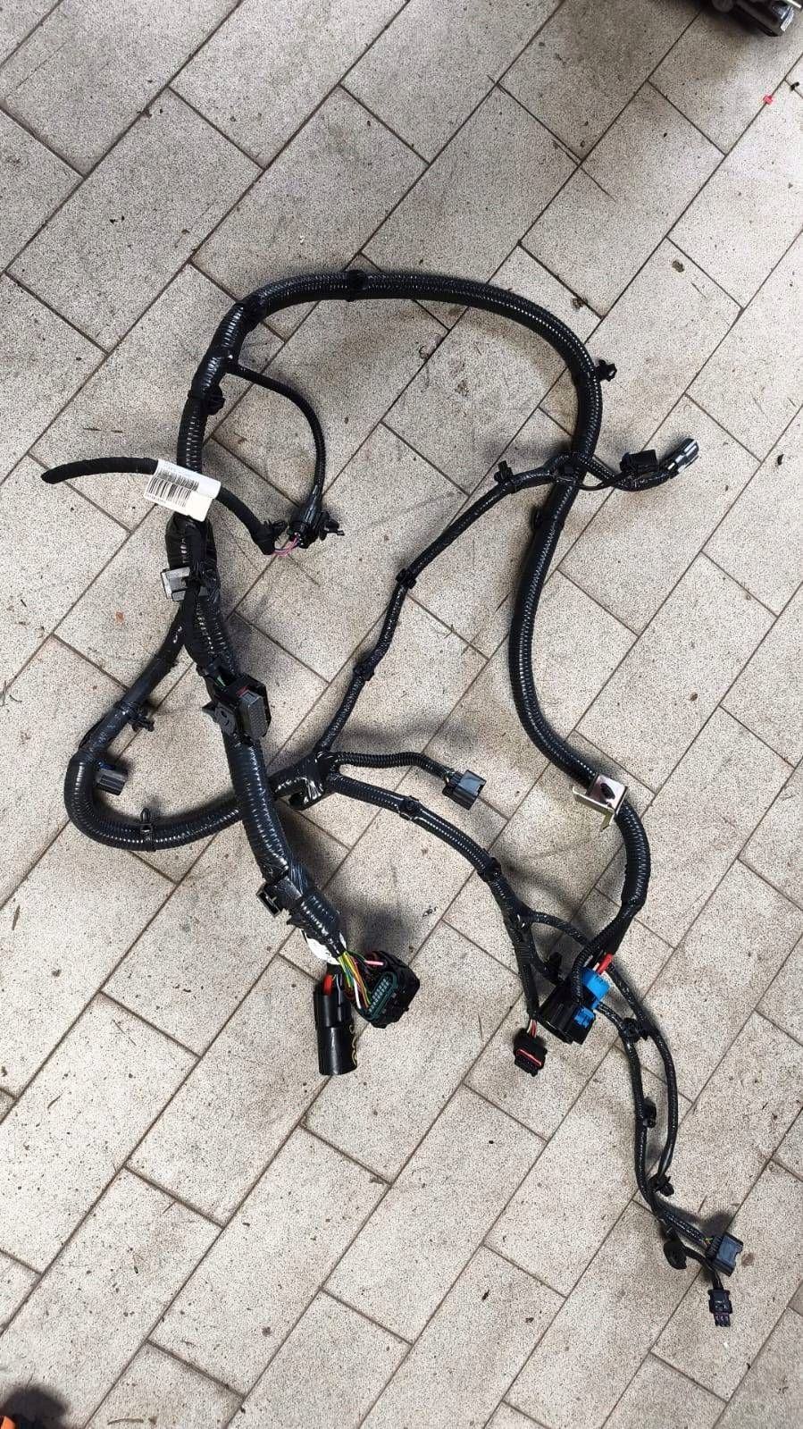 bundle of the engine Renault Scenic E-Tech V 241681695R
