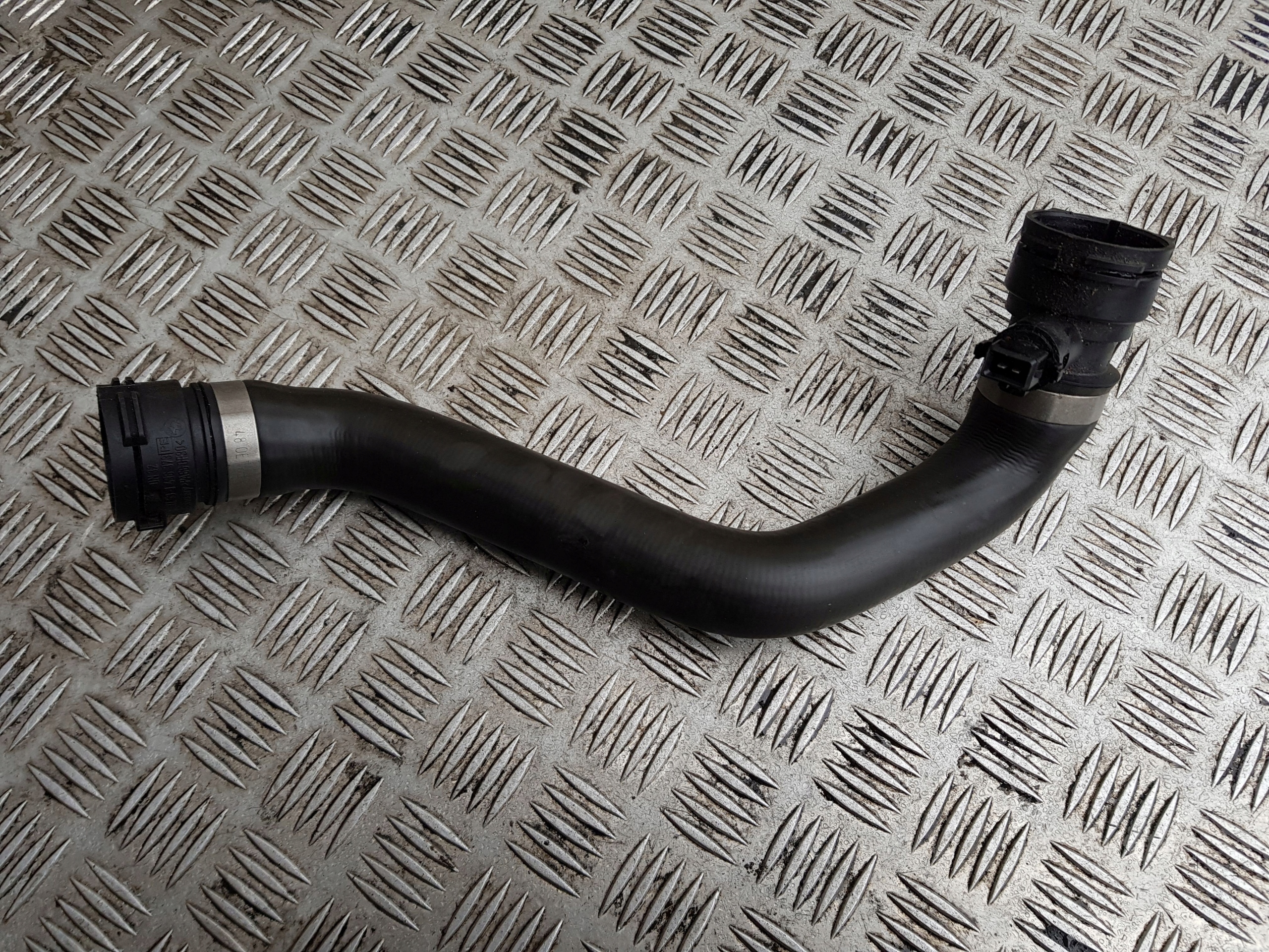 BMW E39 2.5 D crijevo prijenos vode 1705224D