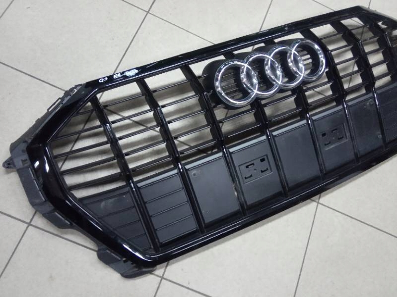 Audi q3 решетка радиатора
