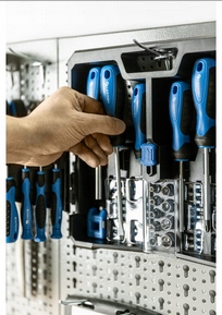 ZESTAW WKRĘTAKÓW NASADKI BITY 63EL. Marka Hoegert Technik