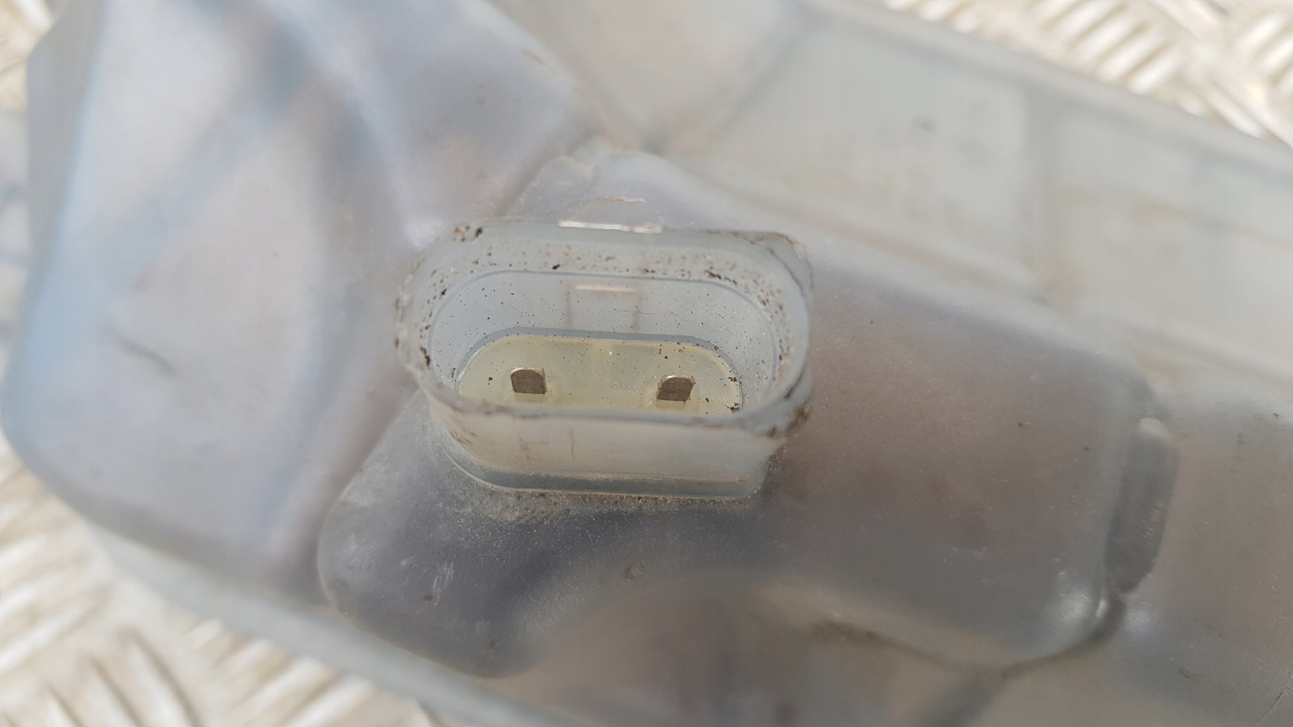 AUDI a6 c5 A4 B6 B7 water tank cup 8e0121403