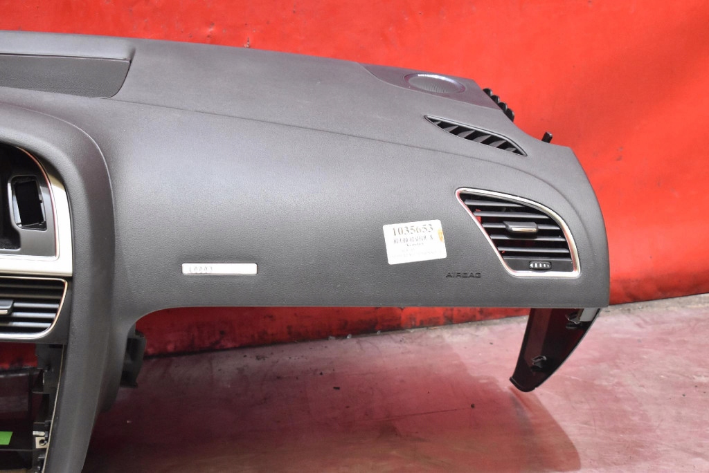 dashboard instrument panel console cockpit airbag EU AUDI A5 8T 07-11