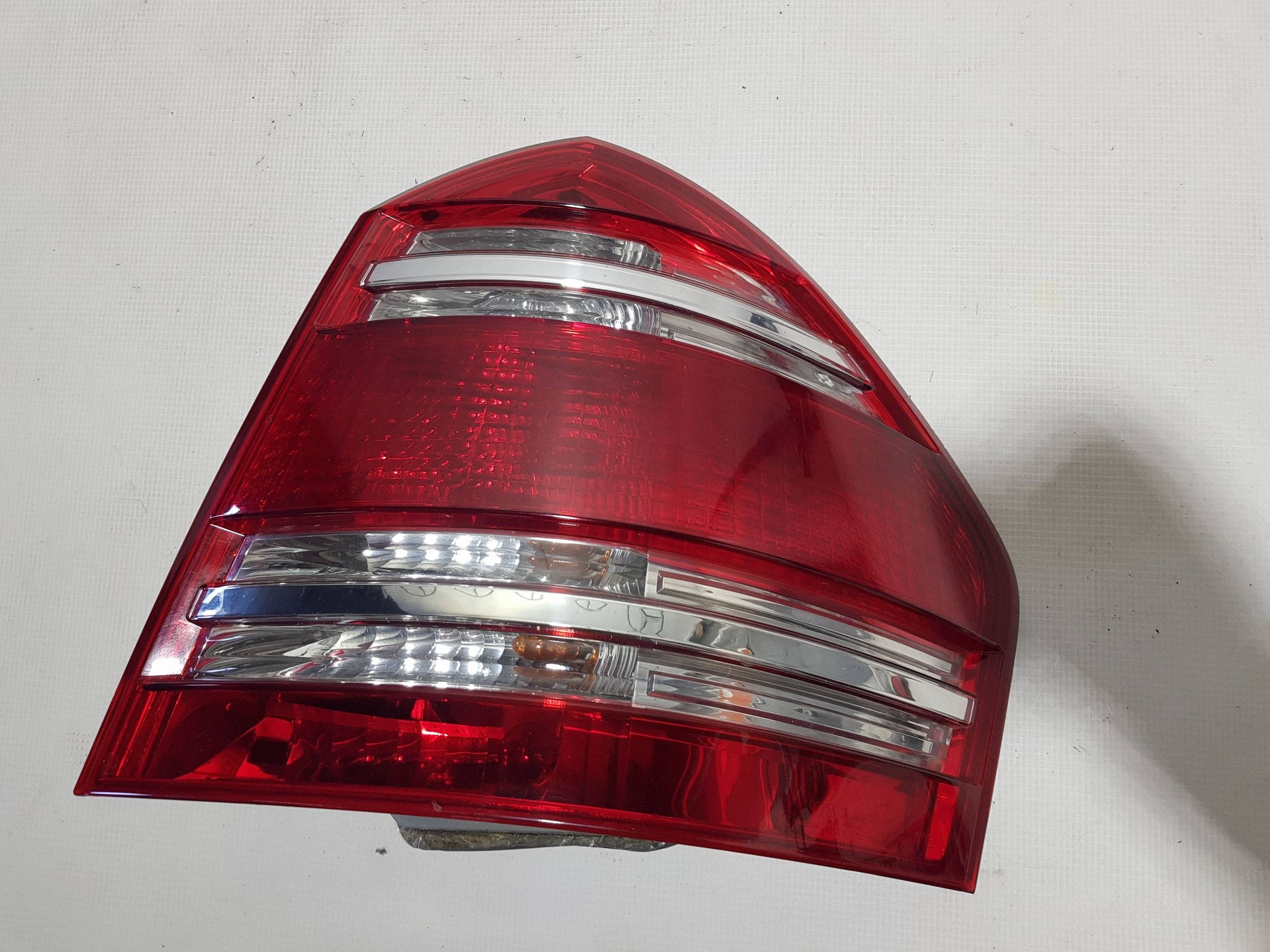 light right rear part rear MERCEDES GL X164 A1648204264