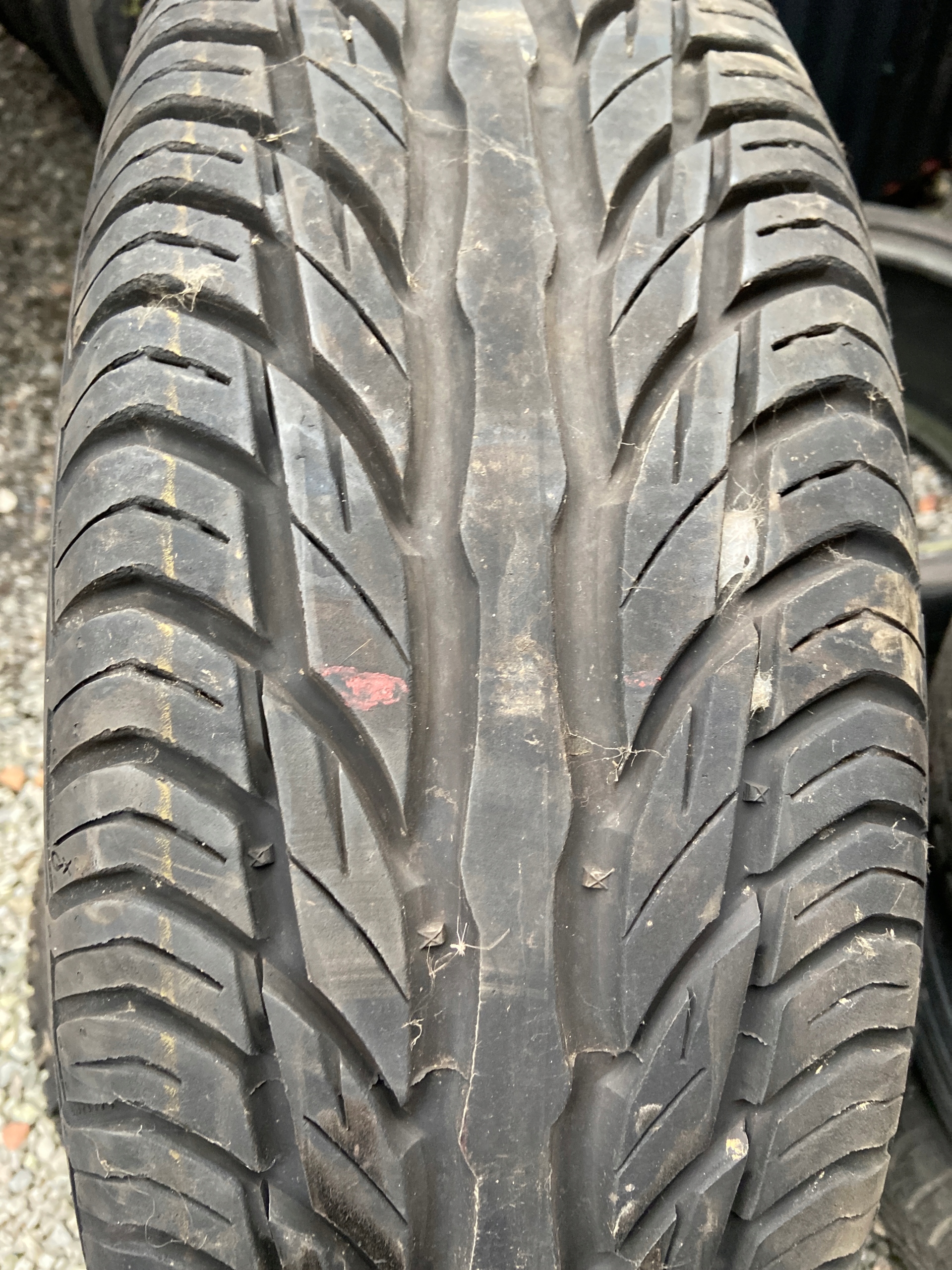 215 / 60R17 Uniroyal RainExpert позашляховик