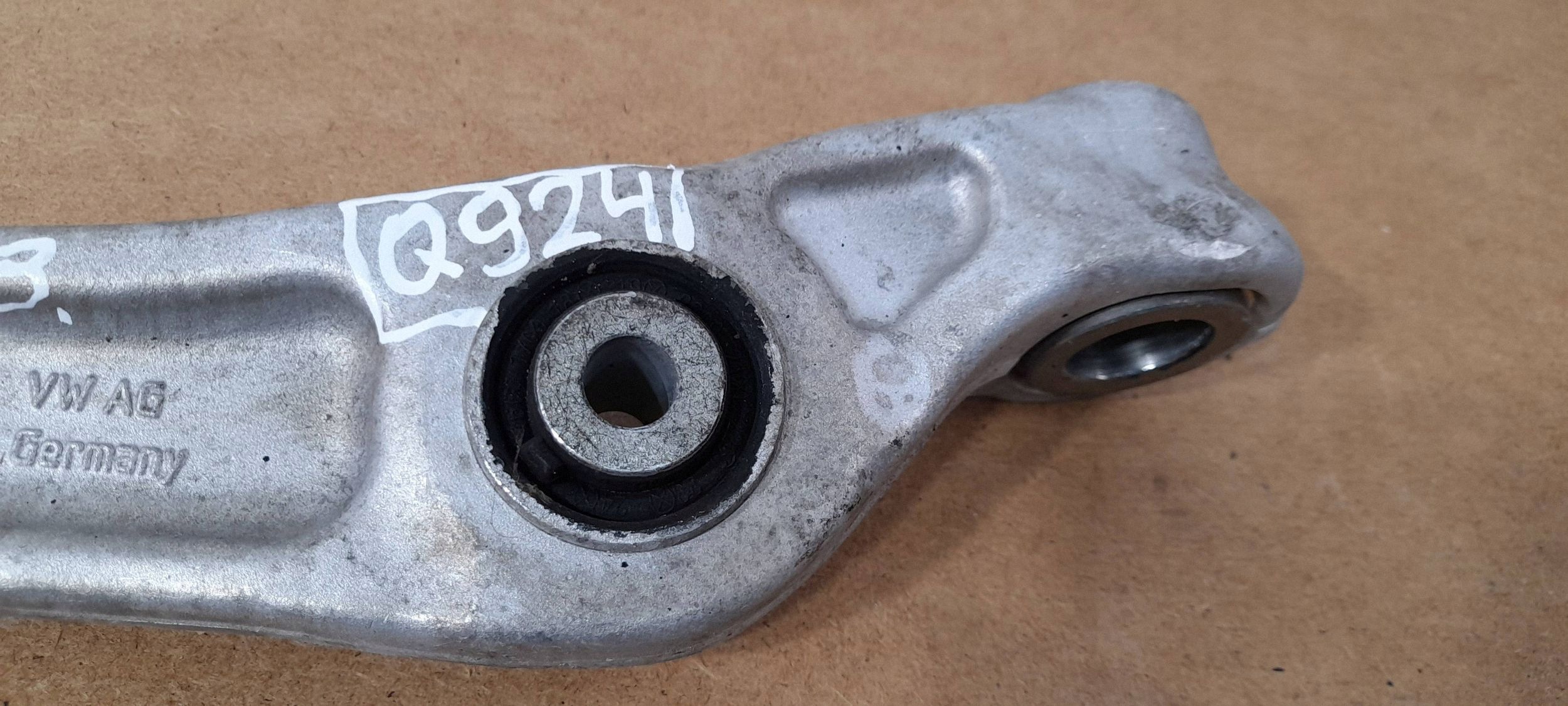 Audi A4 S4 B9 A5 arm front right 8W0407156A (Q924)