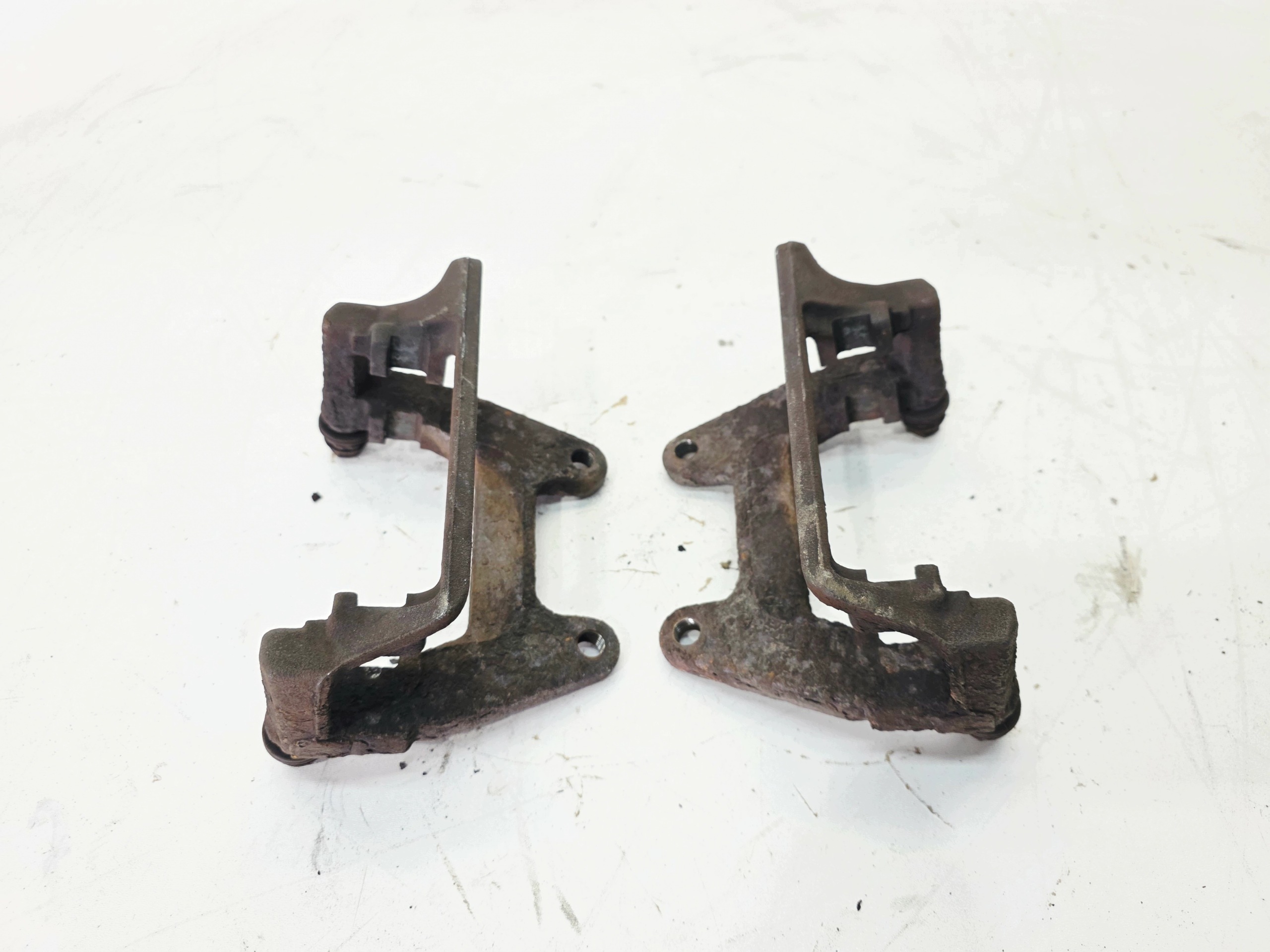 JARZMO JARZMA left and right rear part AUDI A6 C6 below discs 330 MM