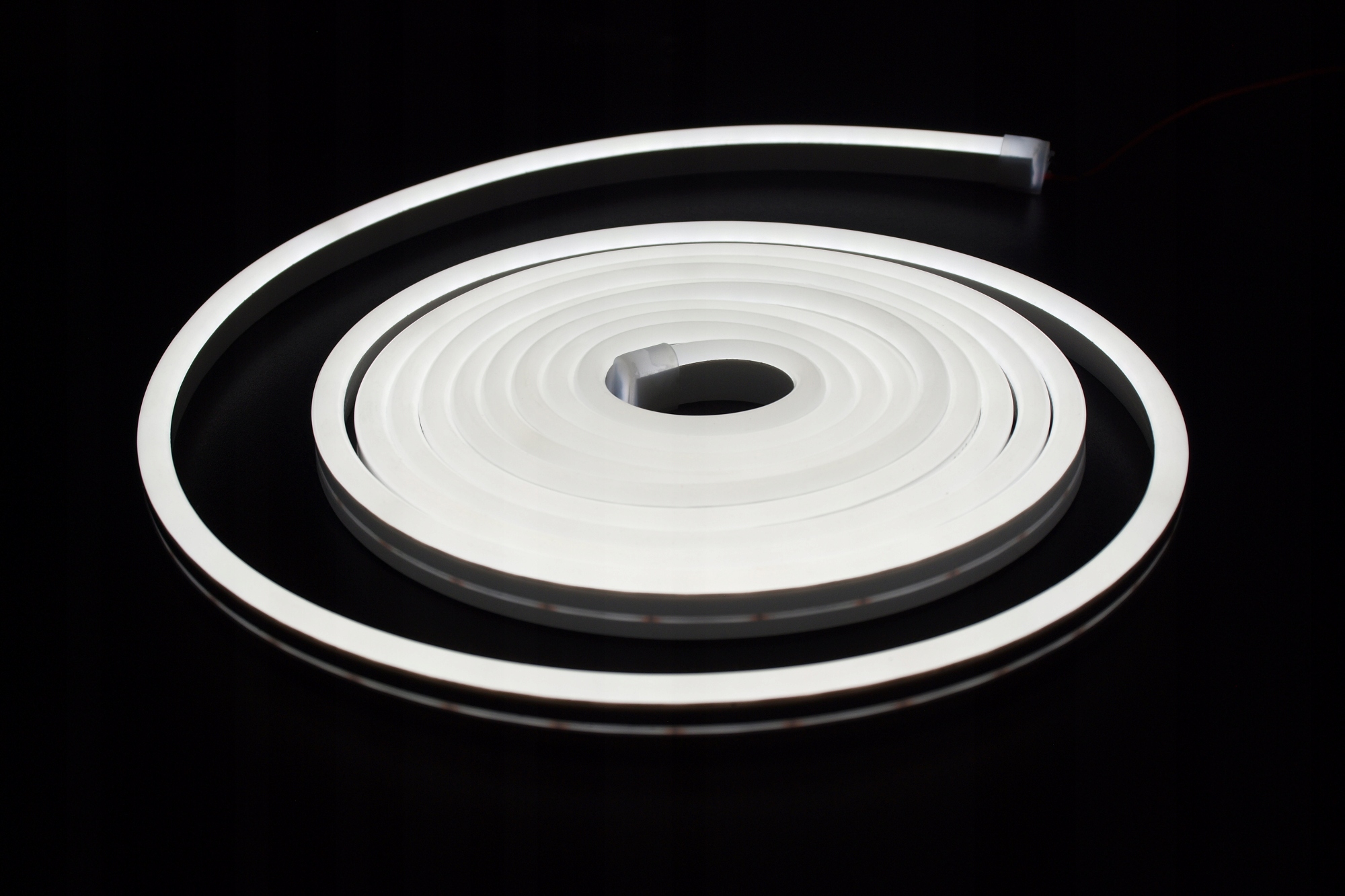 Světelná neonová linka 12V 9000K studená bílá, 5 m, s příslušenstvím