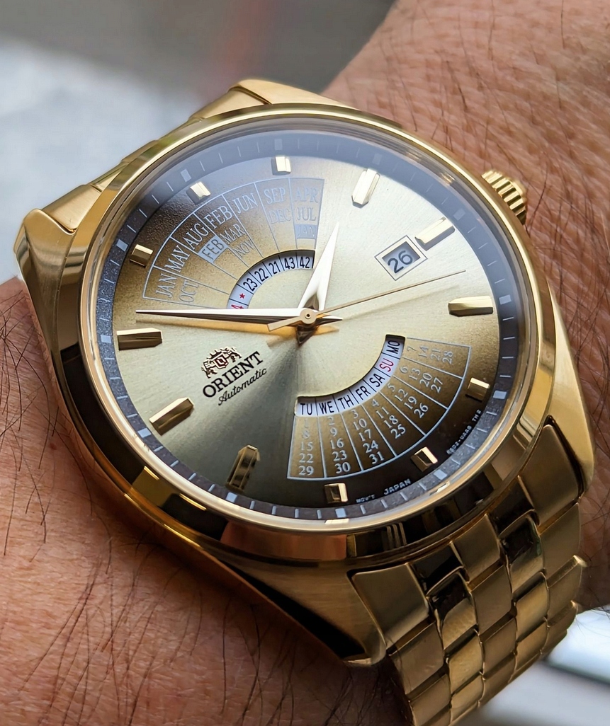 Pánské hodinky Orient automatické zlaté s náramkem, klasické s datumovkou
