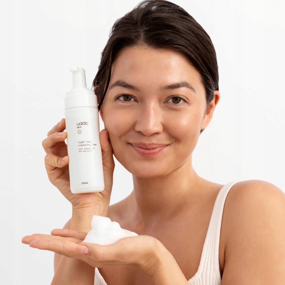 PIANKA DO MYCIA twarzy OCZYSZCZAJĄCA z olejem tsubaki LEKKA FORMUŁA 150ml Rodzaj Pianki