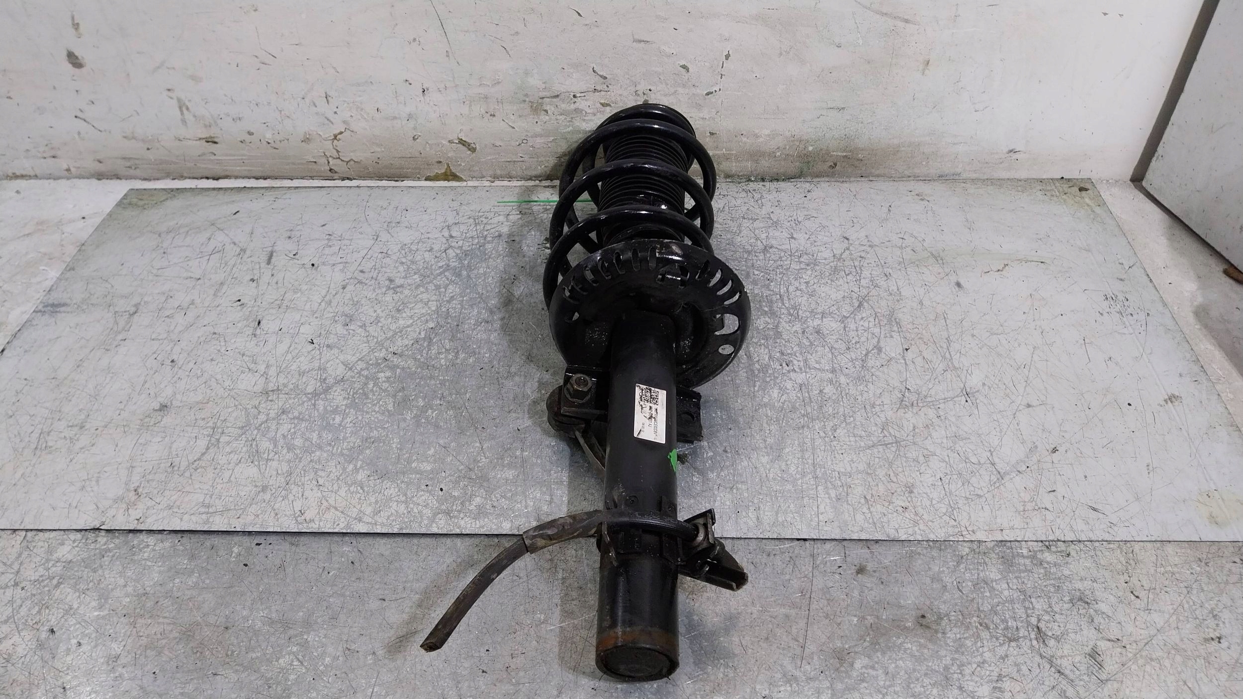 shock absorber left right front 6R0413031AJ VW POLO V IBIZA IV FABIA II