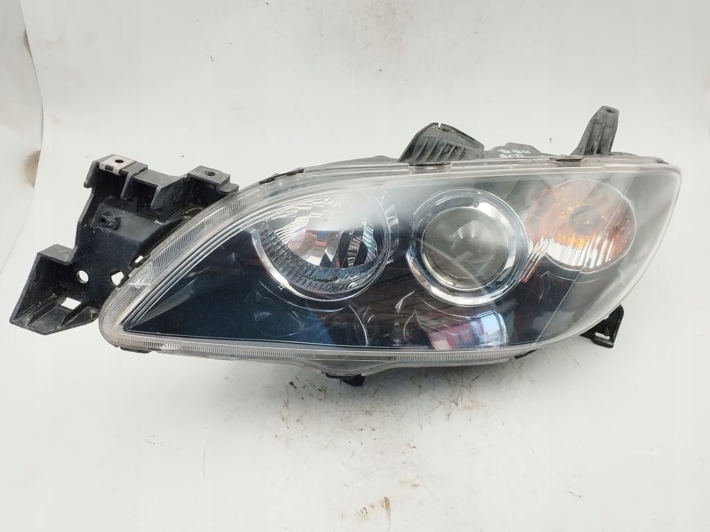 Mazda 3 BK sedan light left front front