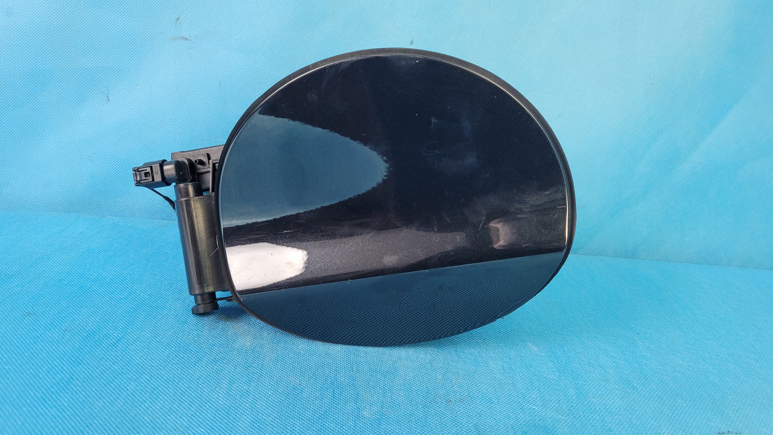 BMW F20 19R Fuel FILLER FLAP 7434640