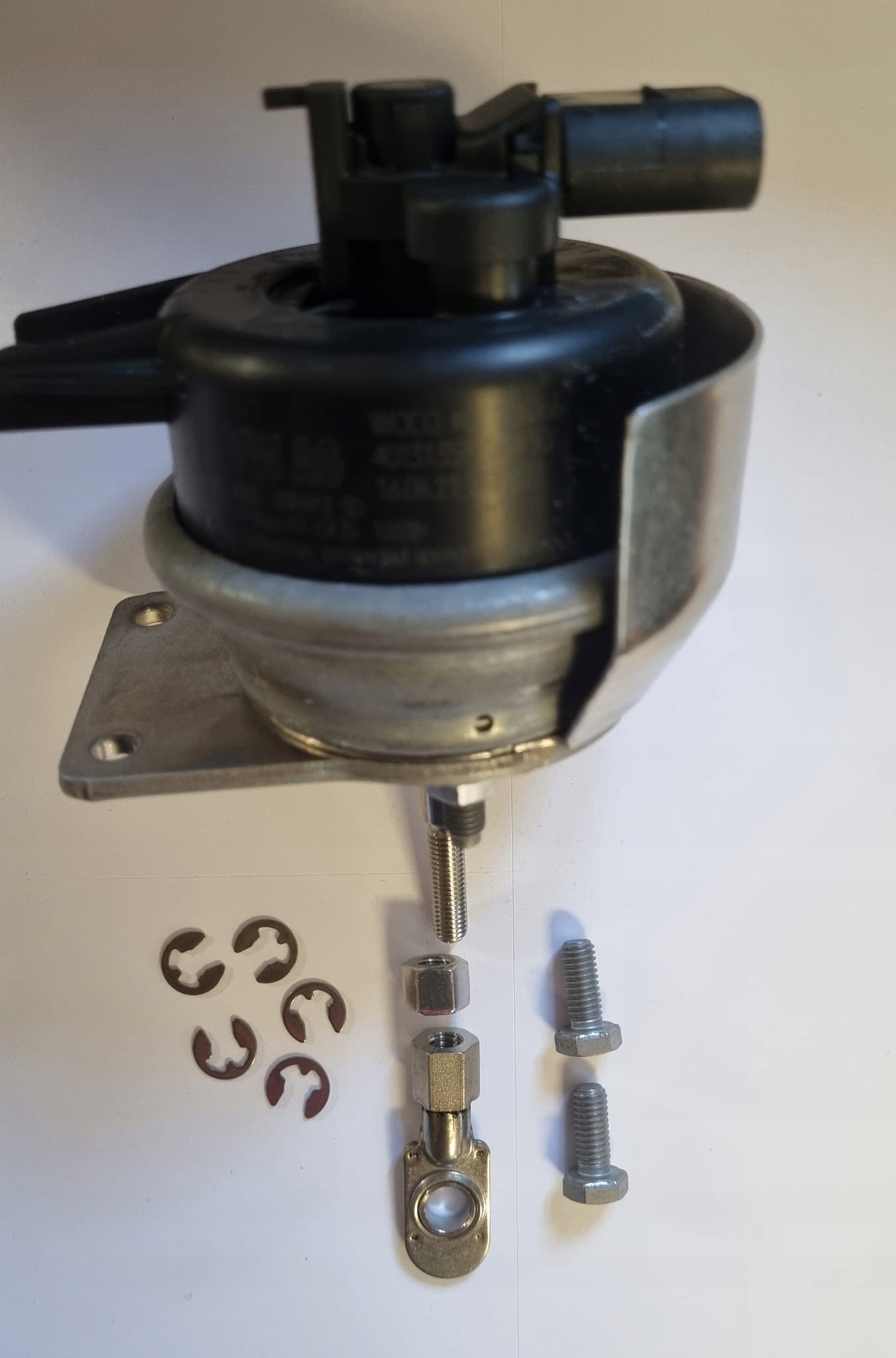 ZAWÓR PODCIŚNIENIA VAG Numer katalogowy części 04L198716H