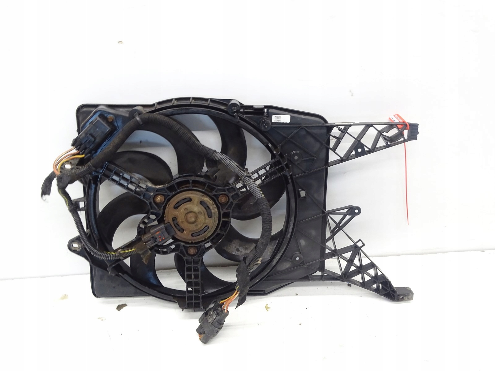ventilátor chladiče OPEL CORSA D 1.6 OPC VXR 55703936