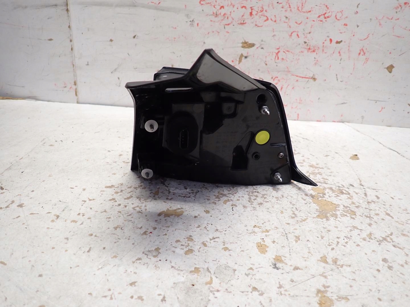 light rear part rear left TESLA 3 2017- 1502086-00-D
