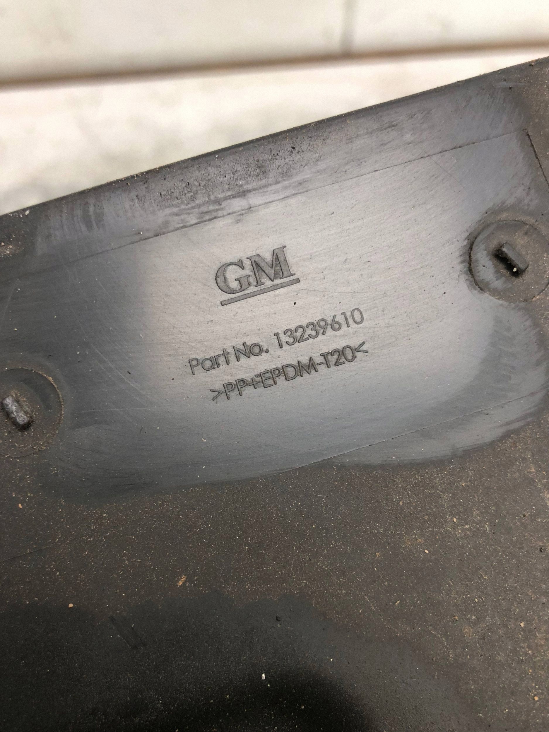 fedél alatt motor OPEL ASTRA J 13239610