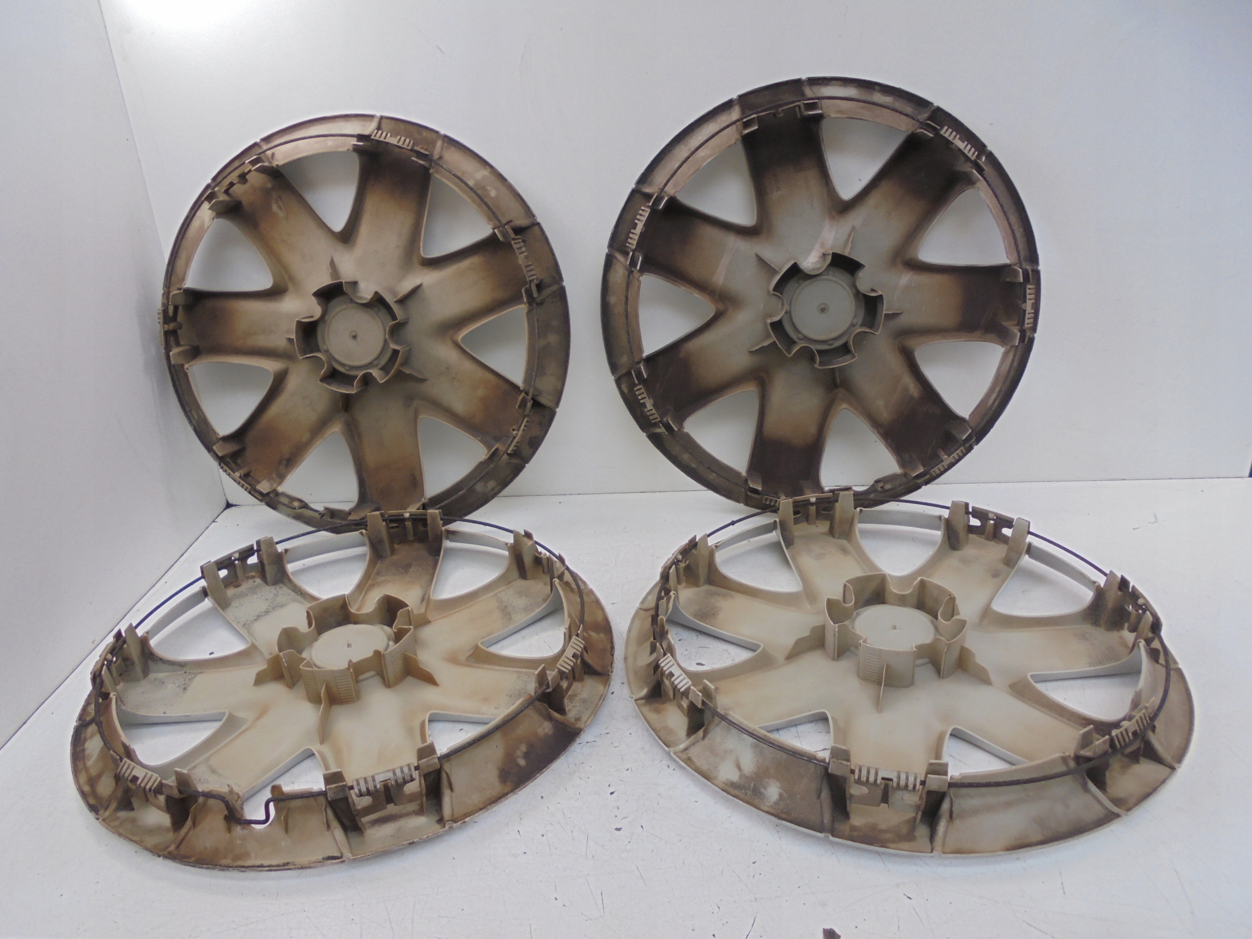 DEKIELKI KAPSLE KOŁPAKI 6M21-1130-AB 16'' FORD Kod producenta FORD