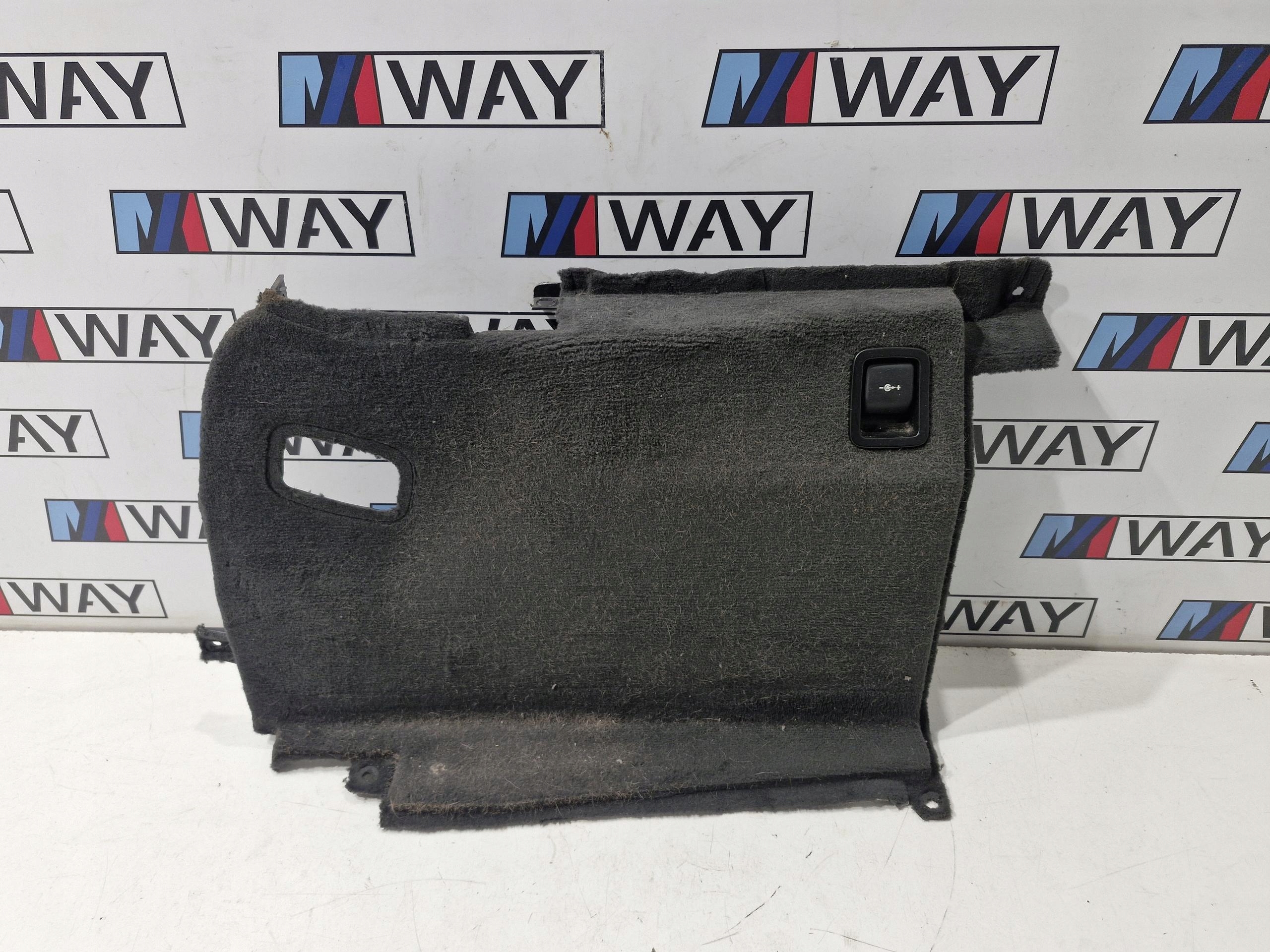 7050364 BMW 5 E61 boot upholstery right